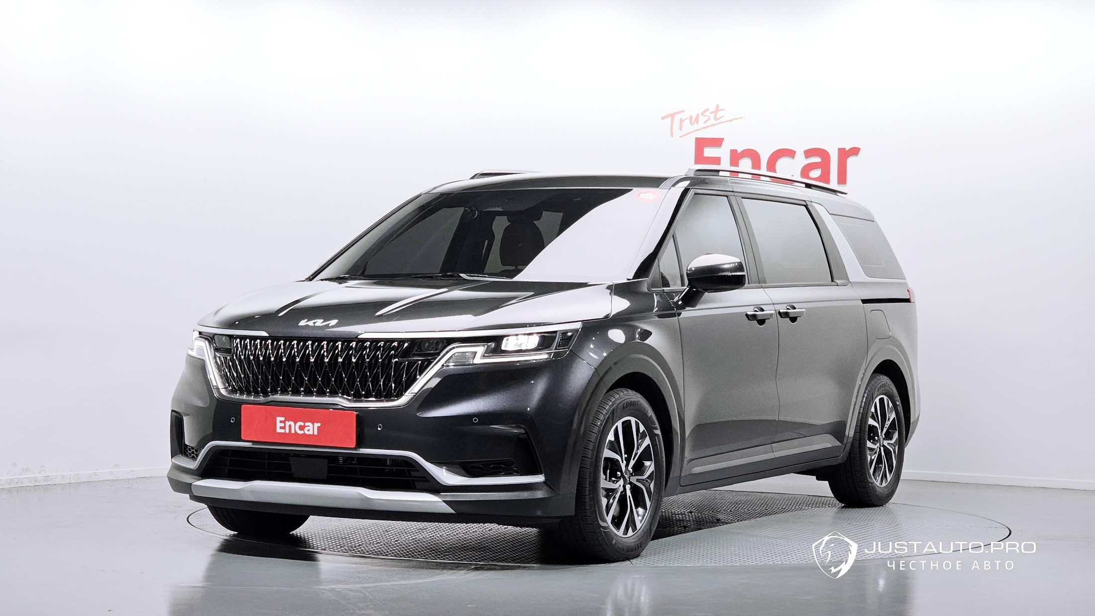 Автомобиль Kia Canival