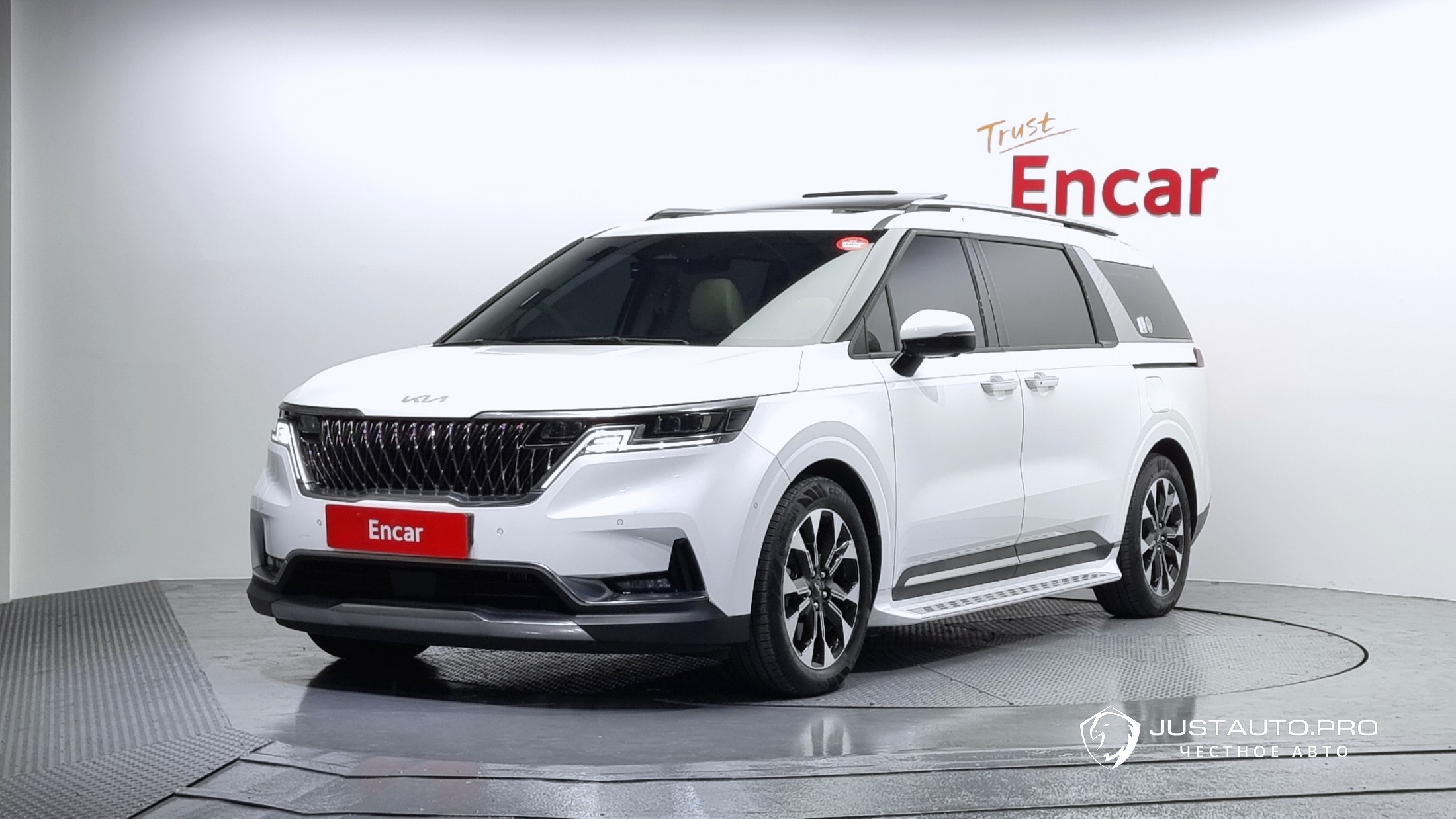 Автомобиль Kia Canival