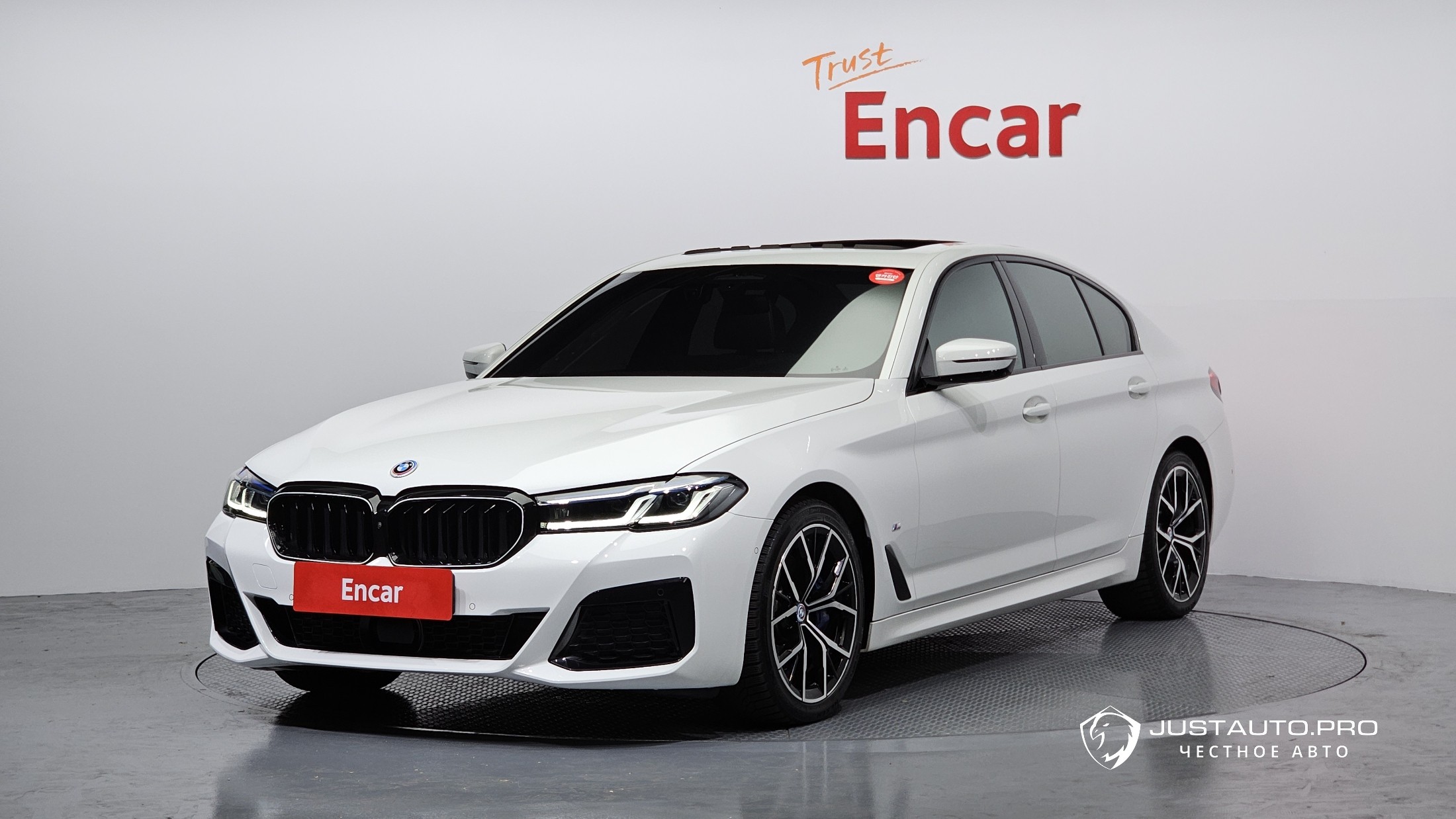 Автомобиль BMW 5-Series