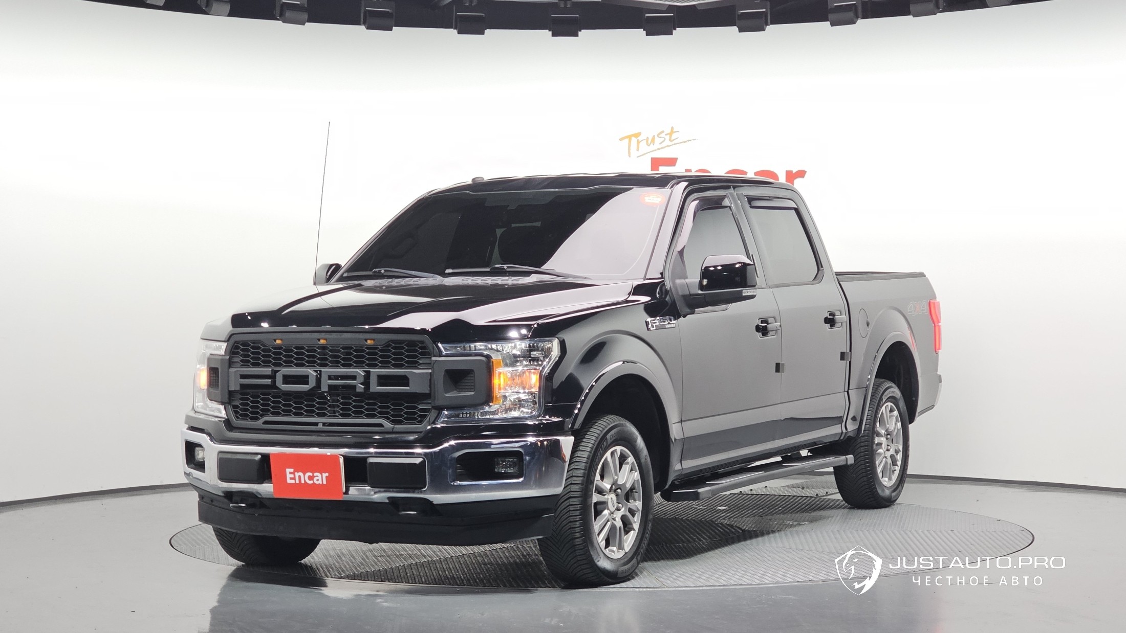 Автомобиль Ford F150