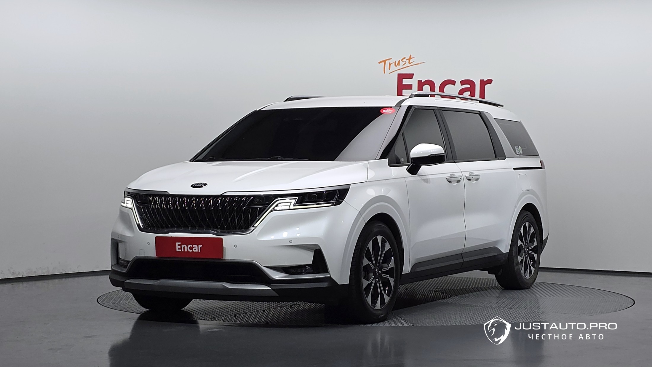 Автомобиль Kia Canival