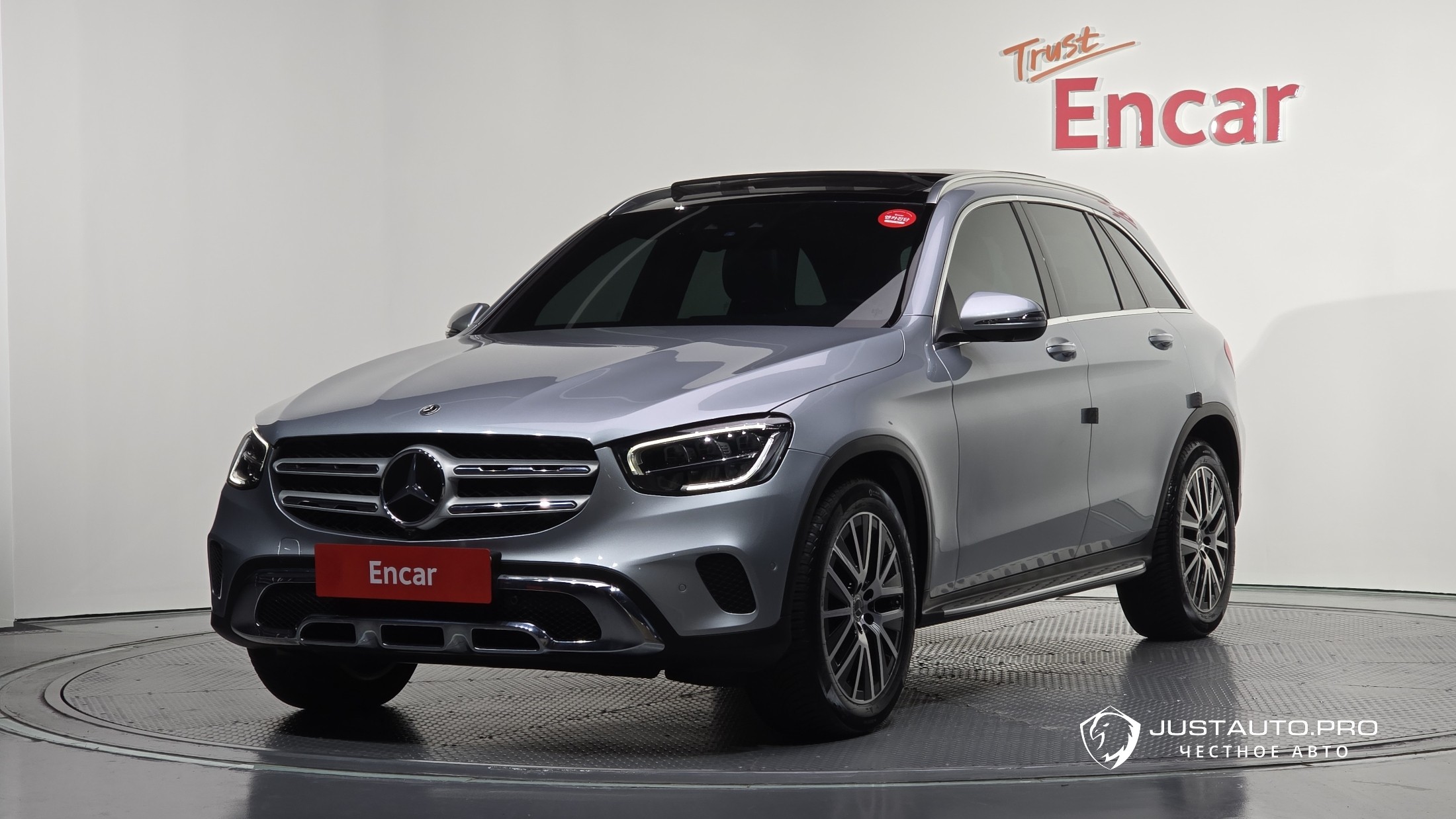 Автомобиль Mercedes-Benz GLC-Class