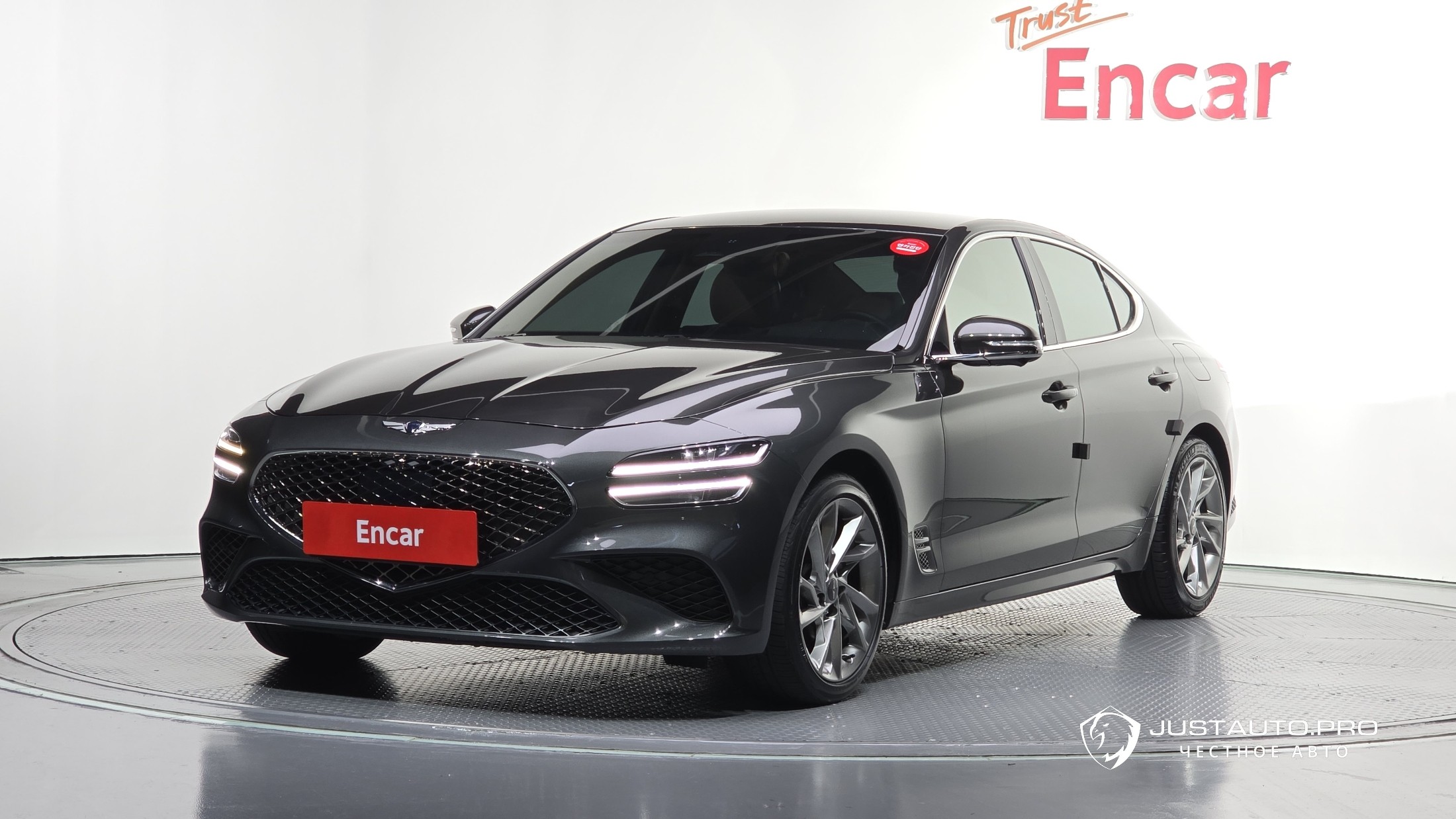 Автомобиль Genesis G70