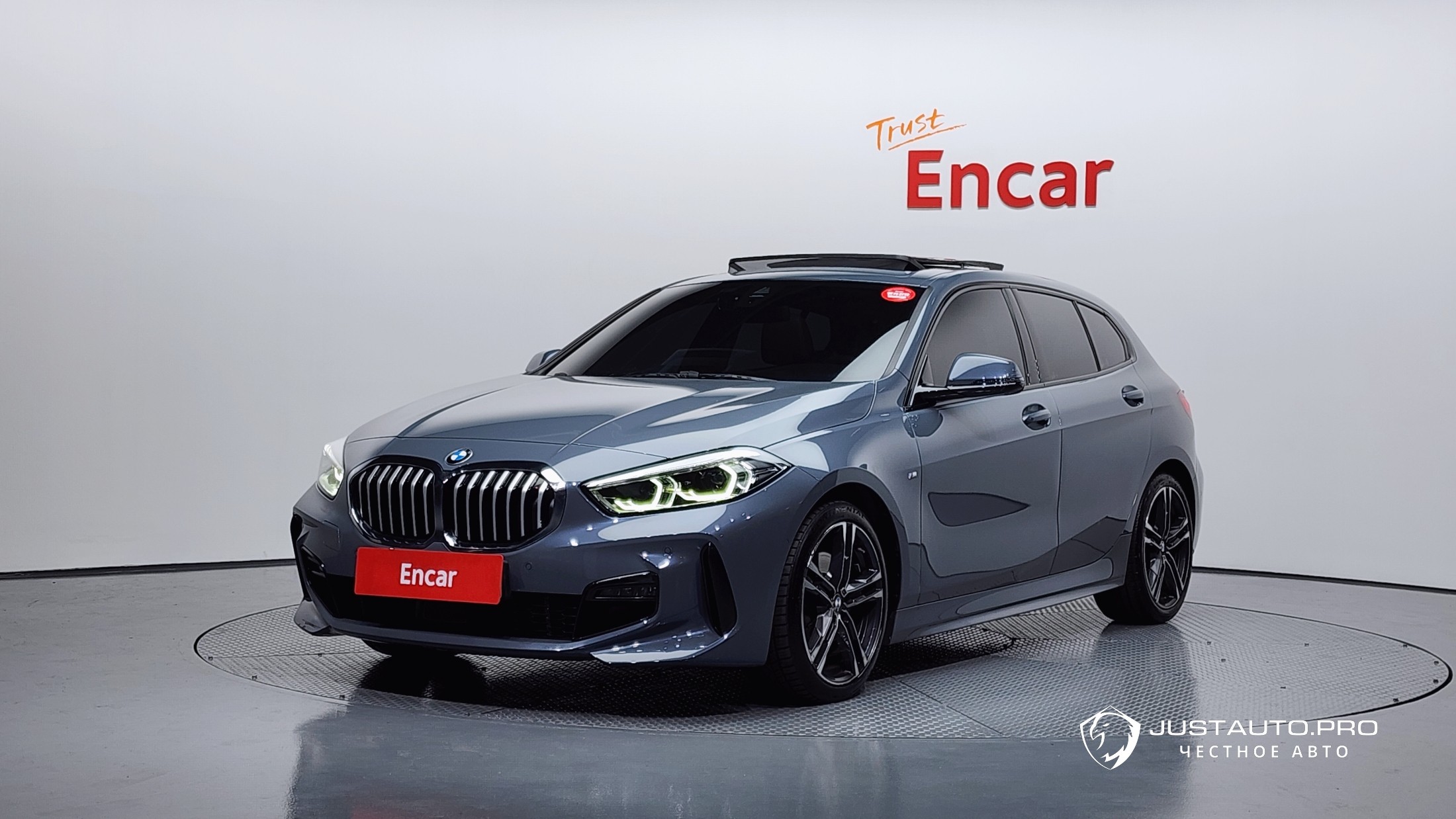 Автомобиль BMW 1-Series