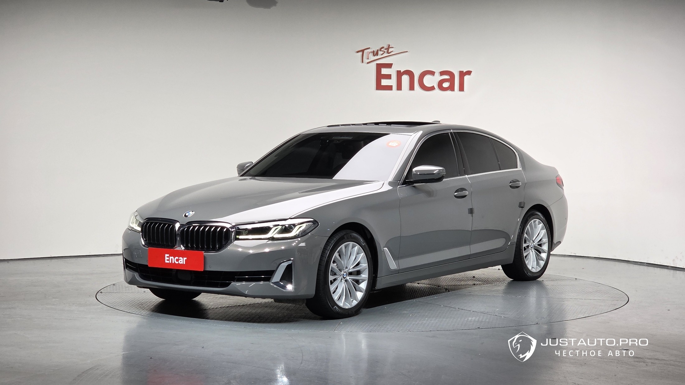 Автомобиль BMW 5-Series