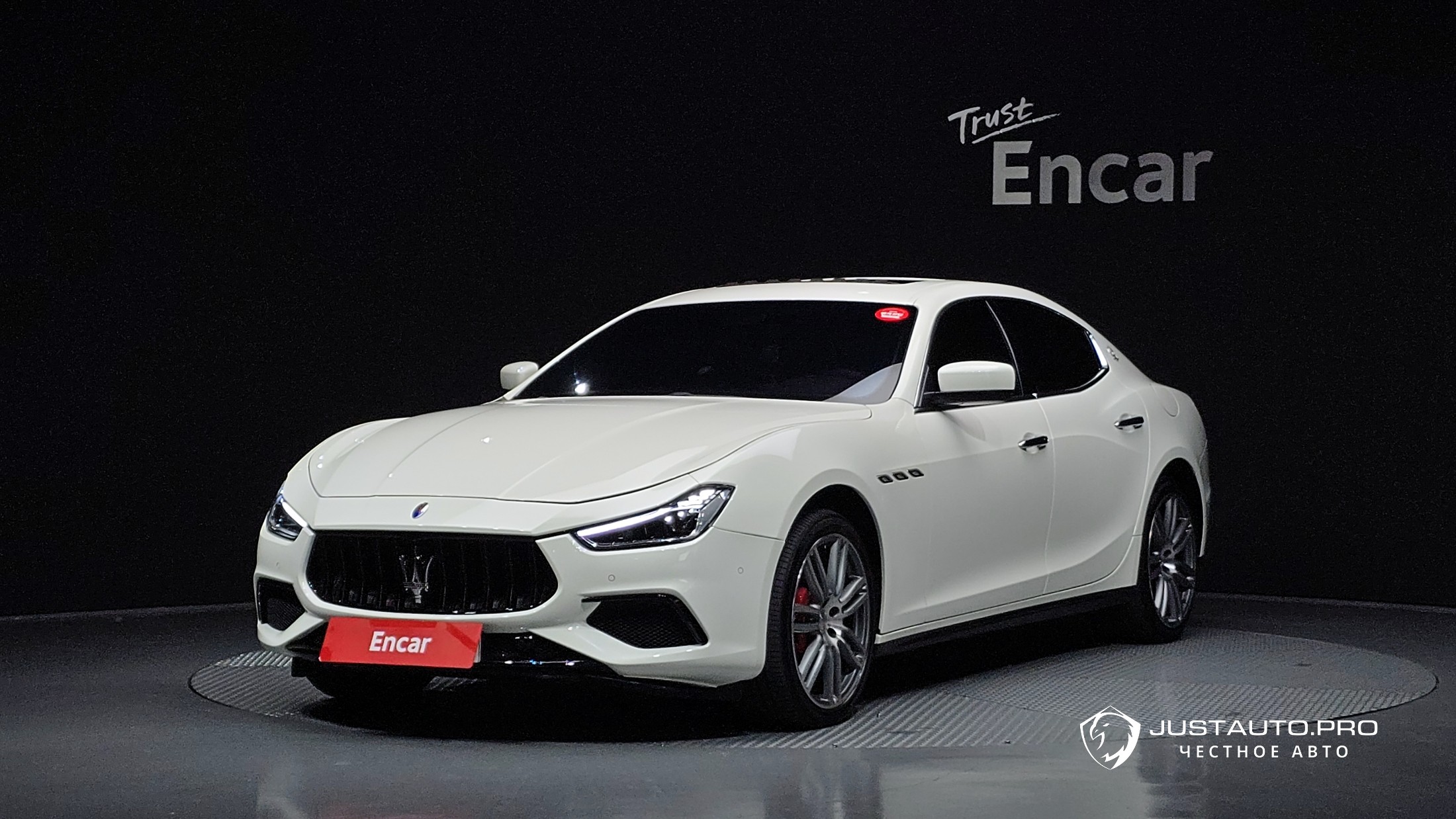 Автомобиль Maserati Ghibli