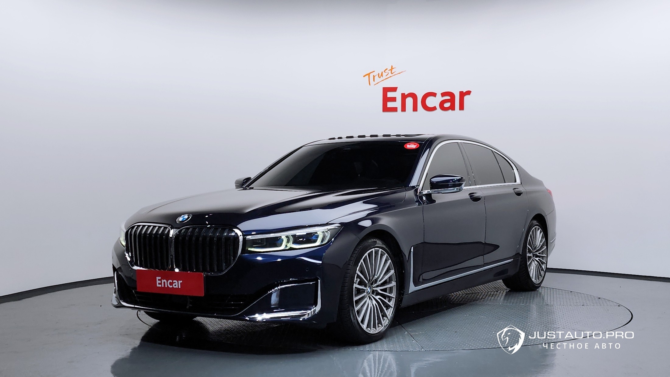 Автомобиль BMW 7-Series