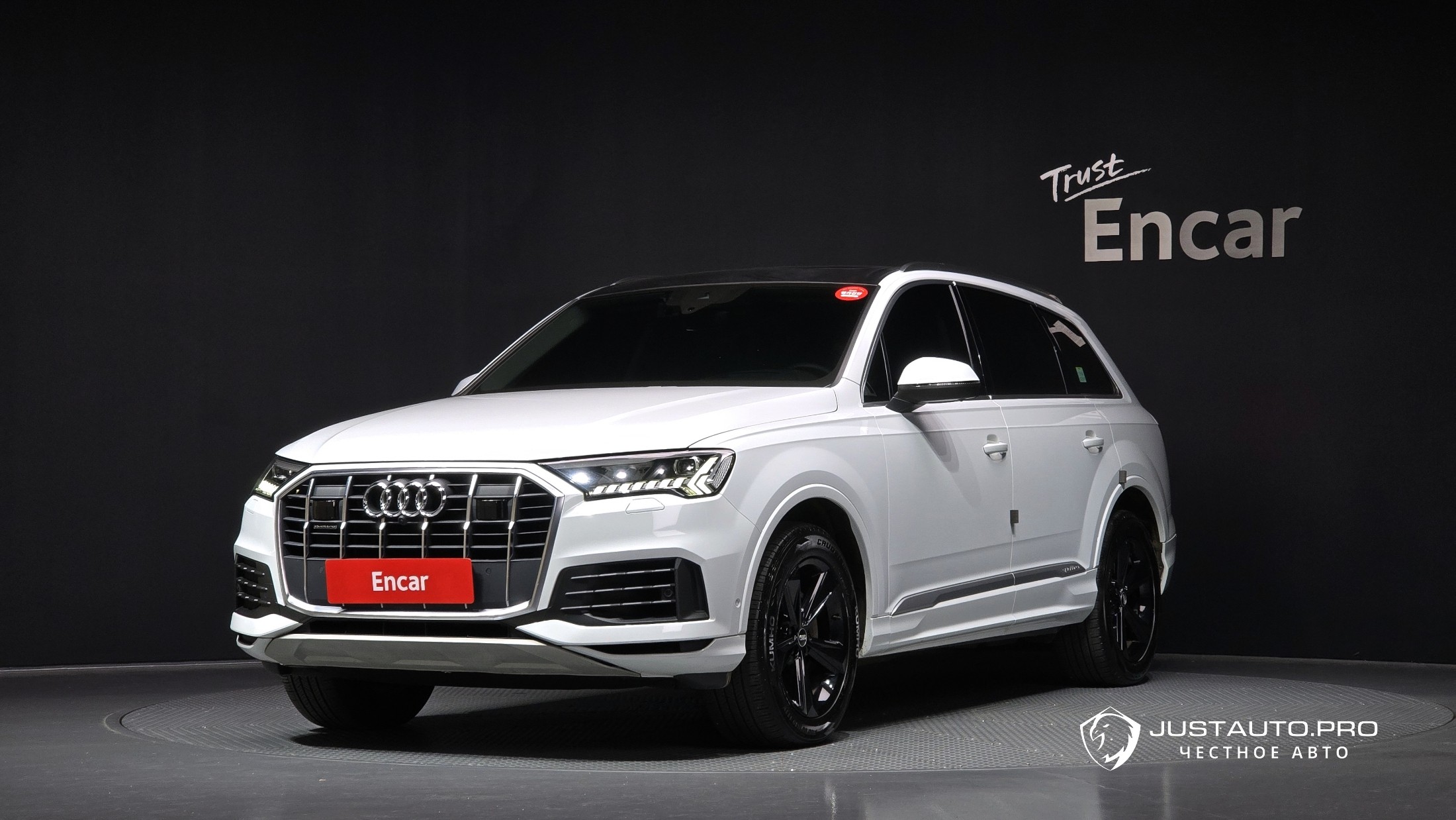 Автомобиль Audi Q7