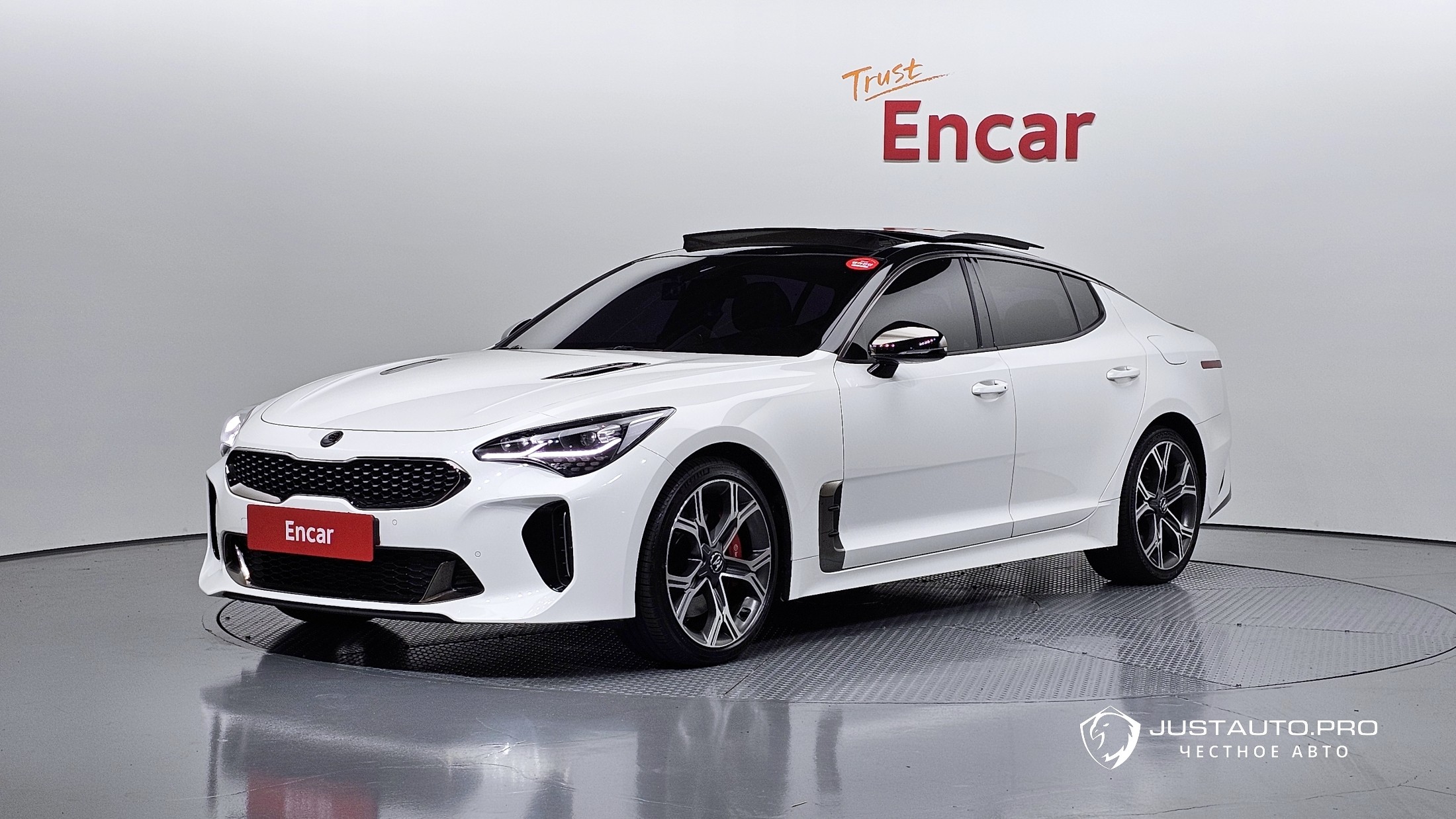 Автомобиль Kia Stinger