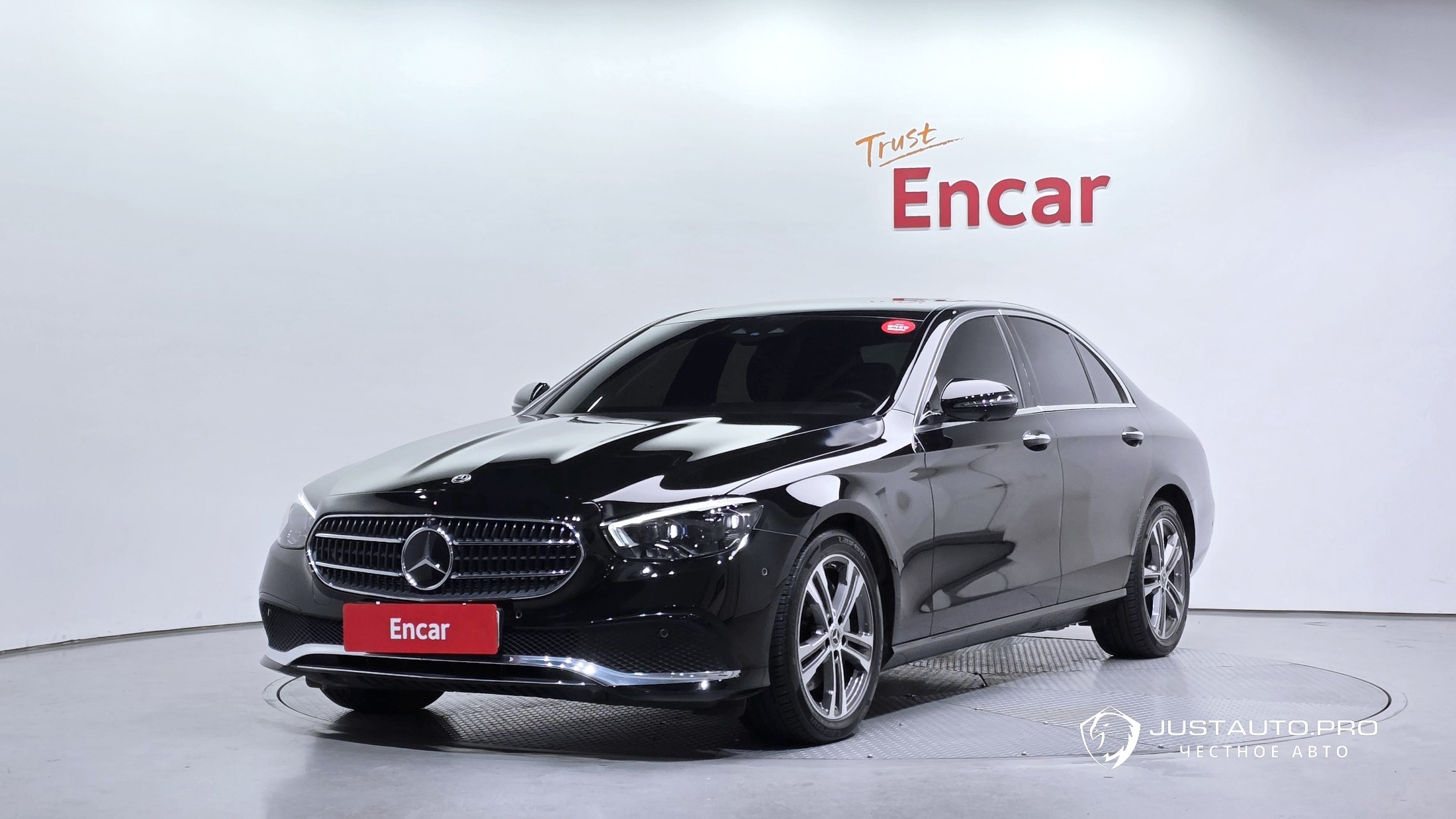 Автомобиль Mercedes-Benz E-Class