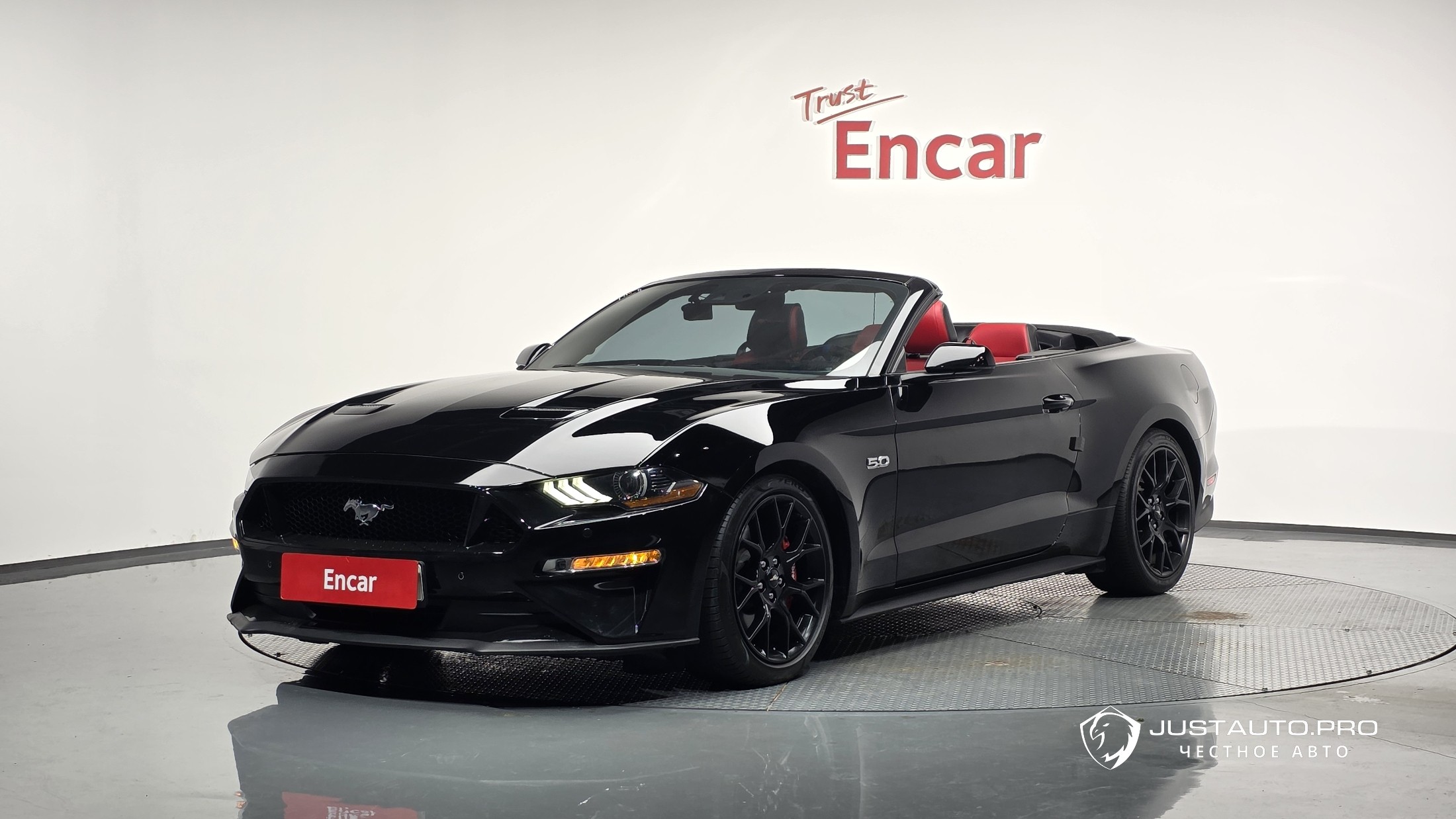 Автомобиль Ford Mustang