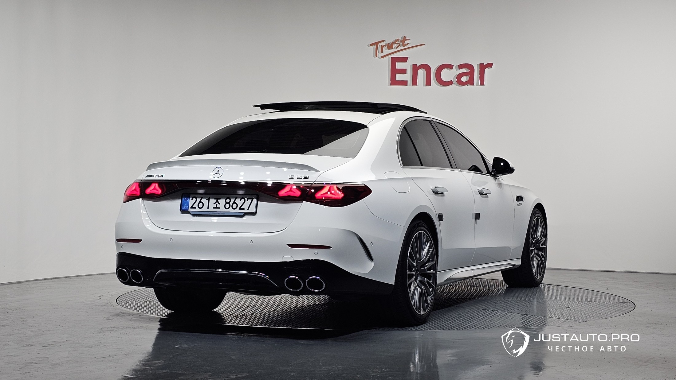 Автомобиль Mercedes-Benz E-Class