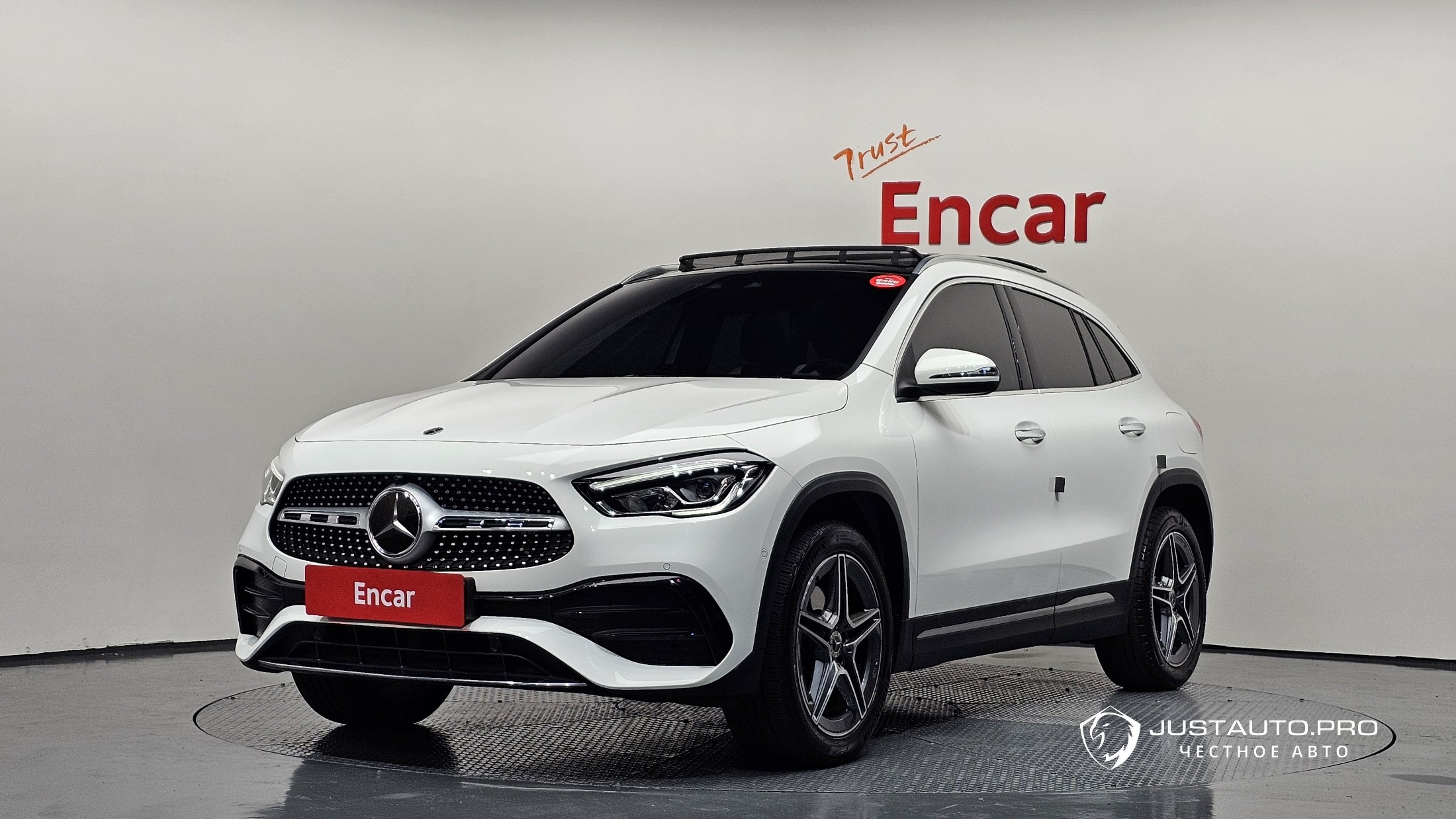 Автомобиль Mercedes-Benz GLA-Class