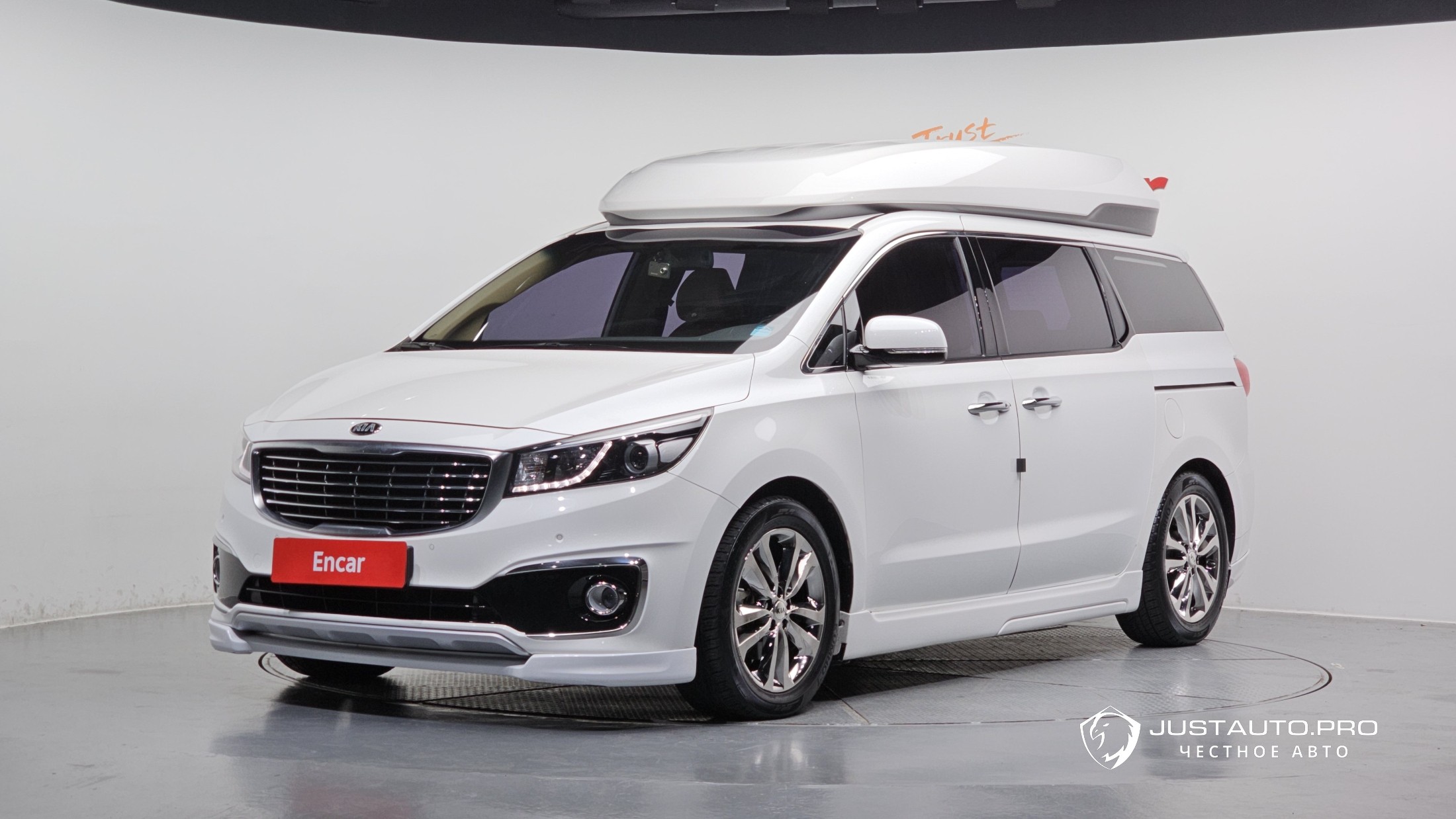 Автомобиль Kia Canival