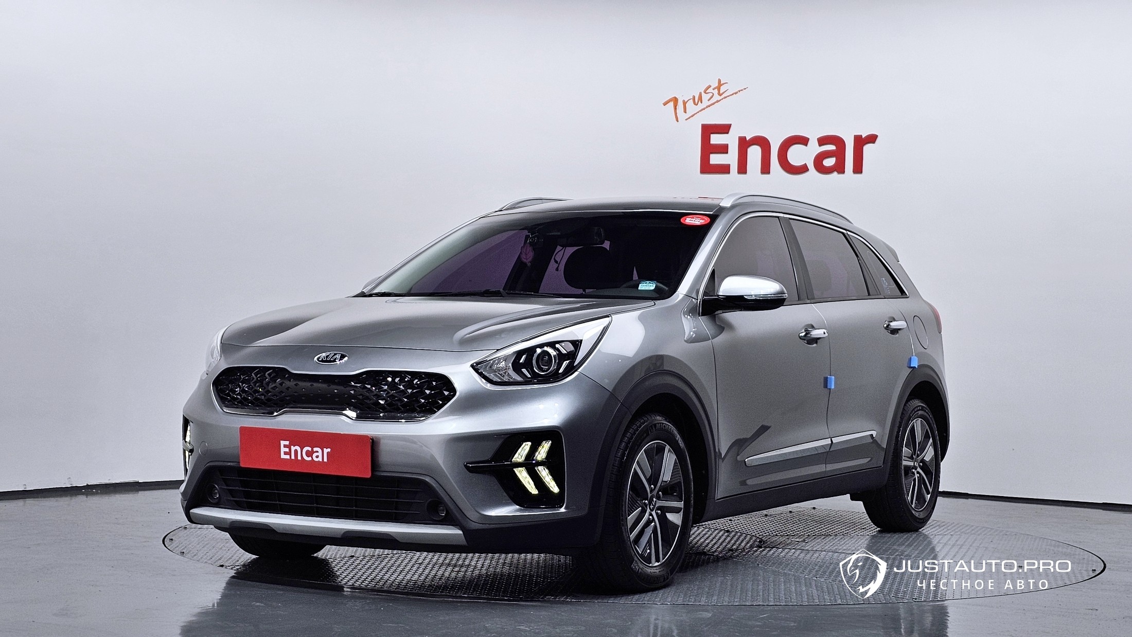 Автомобиль Kia Niro
