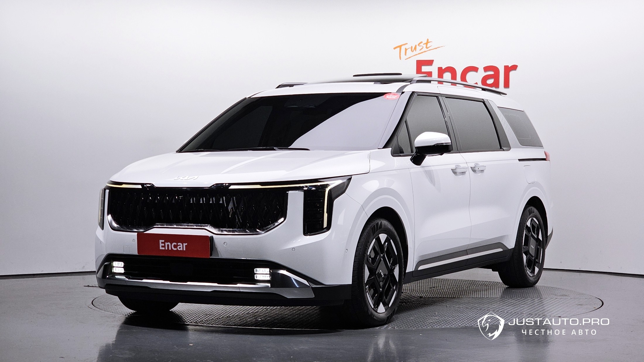 Автомобиль Kia Canival