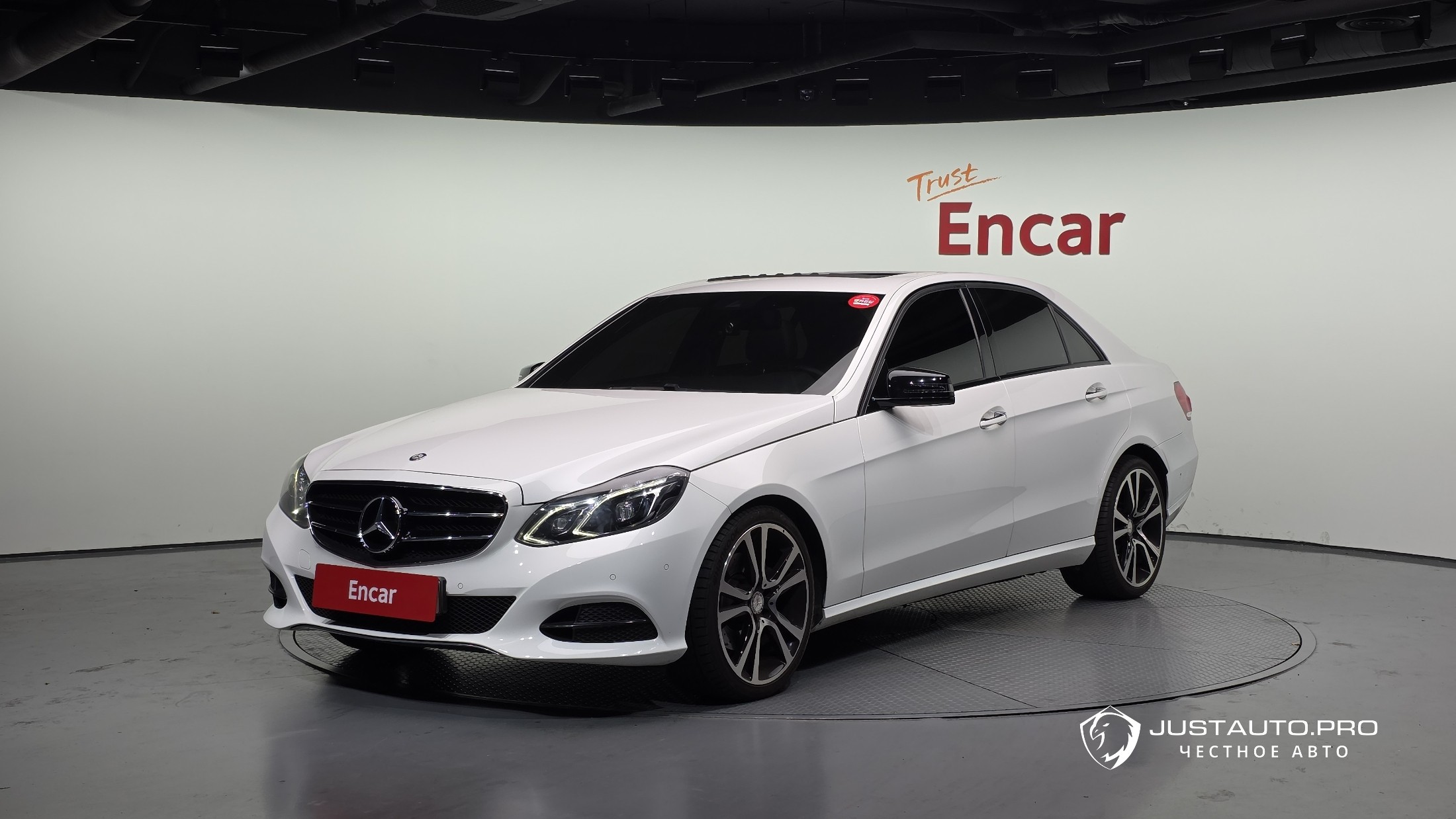 Автомобиль Mercedes-Benz E-Class