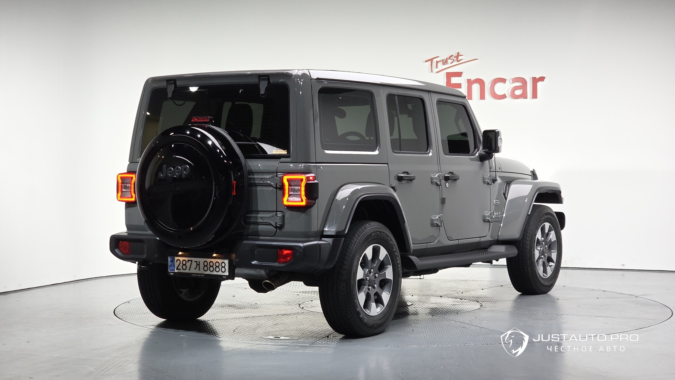 Автомобиль Jeep Wrangler