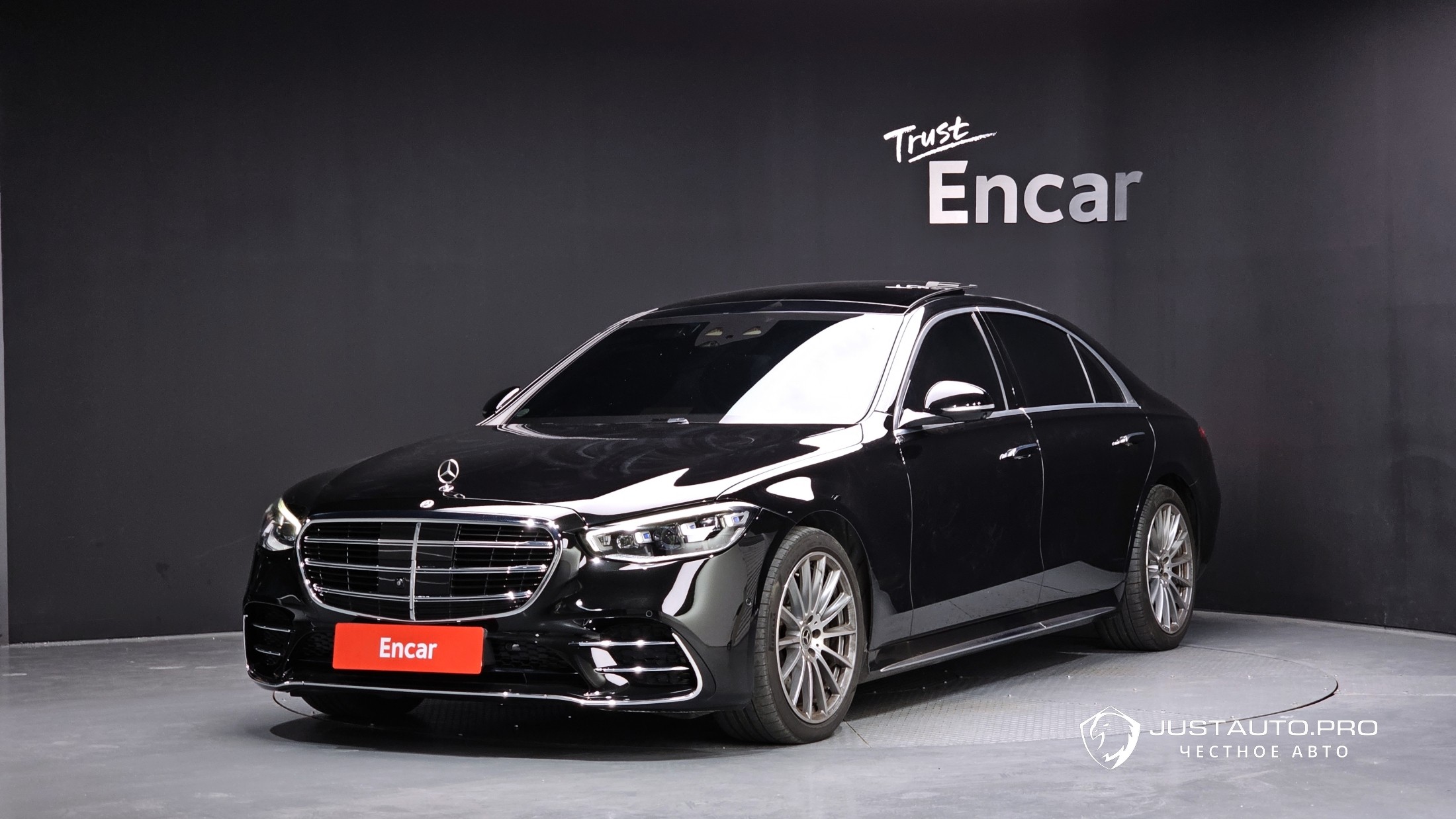 Автомобиль Mercedes-Benz S-Class