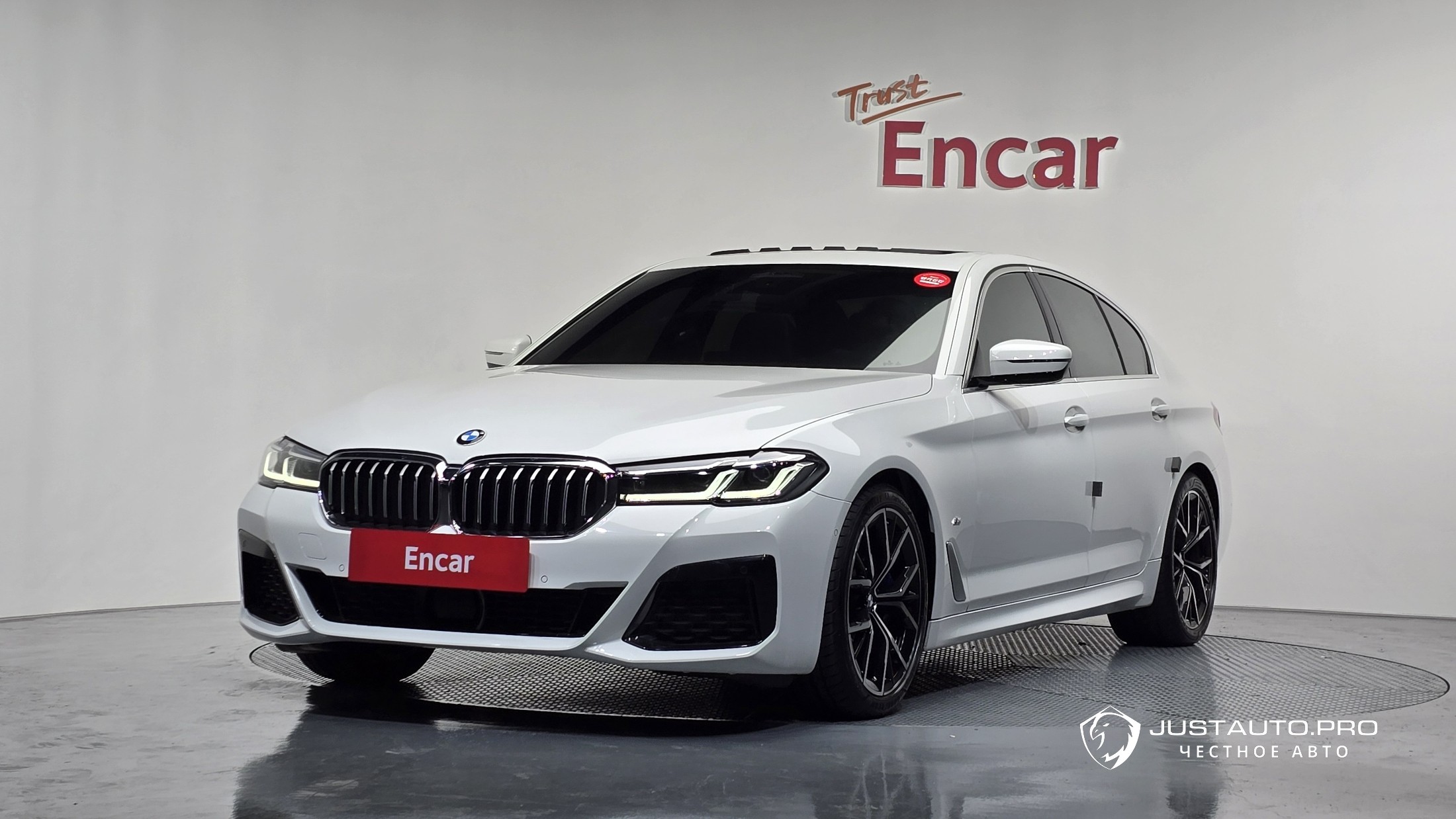 Автомобиль BMW 5-Series