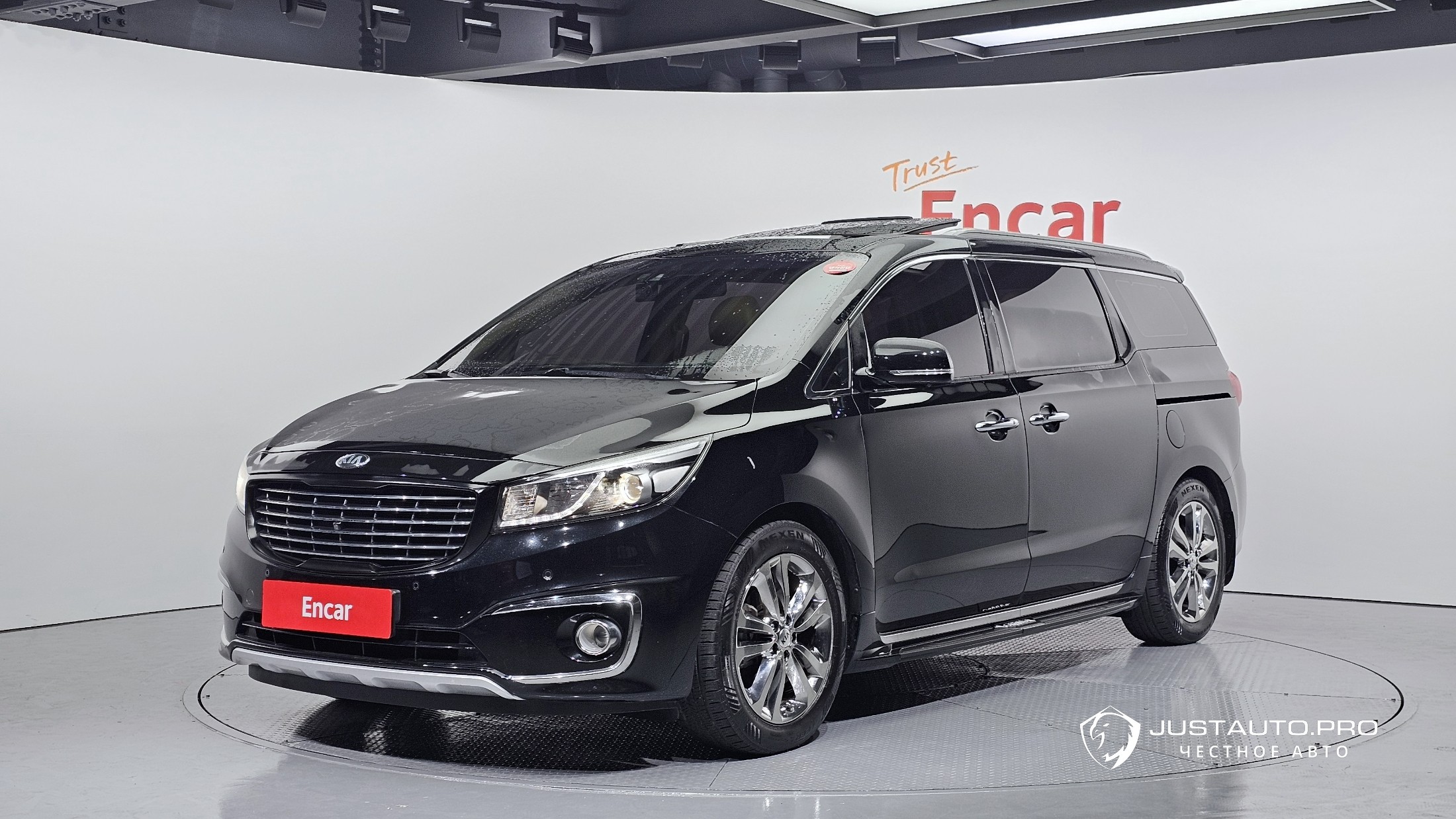 Автомобиль Kia Canival