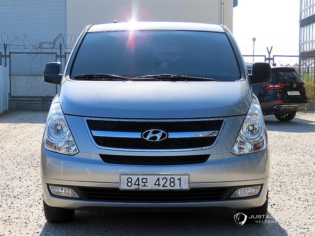 Автомобиль Hyundai Starex