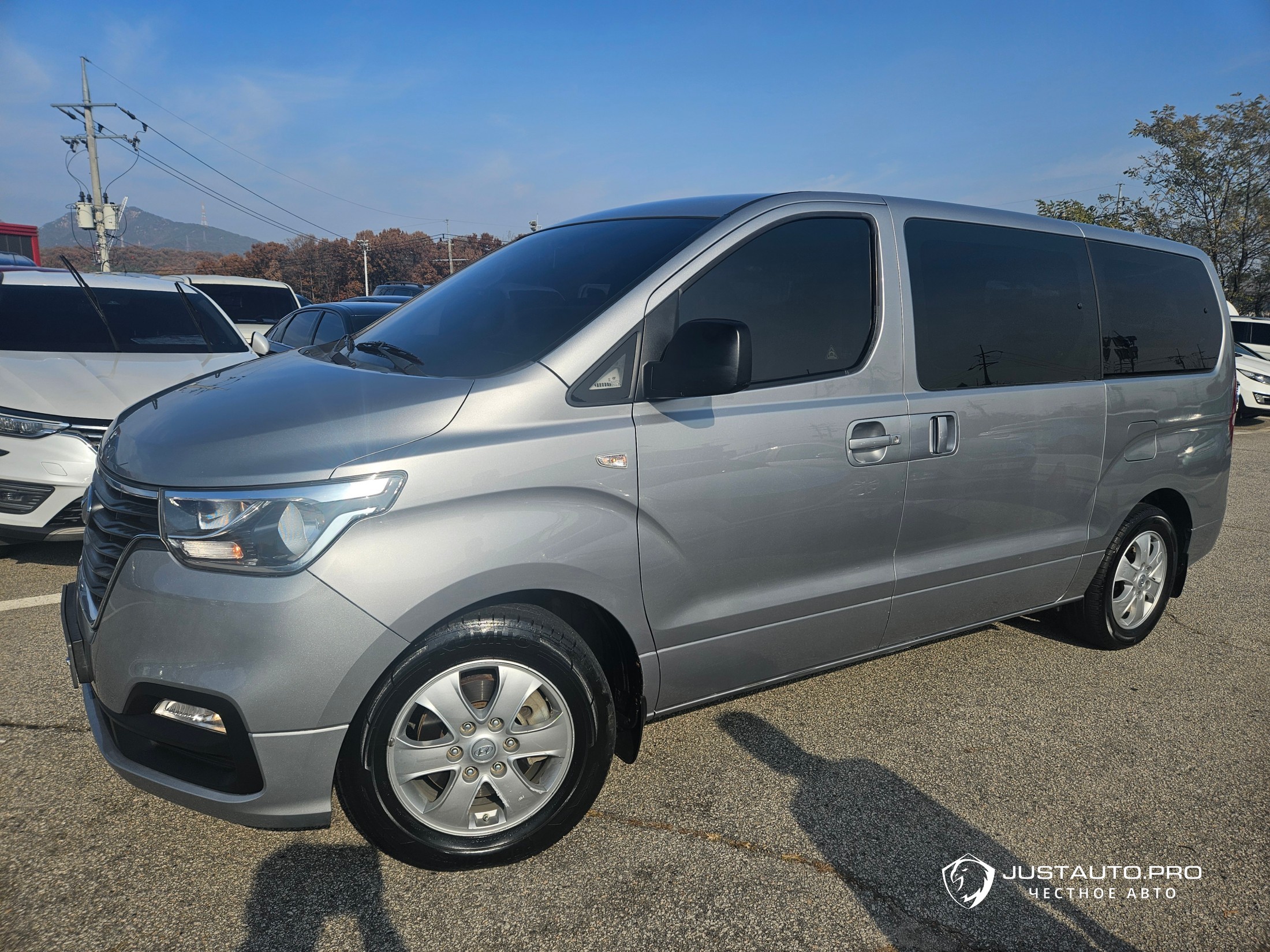 Автомобиль Hyundai Starex