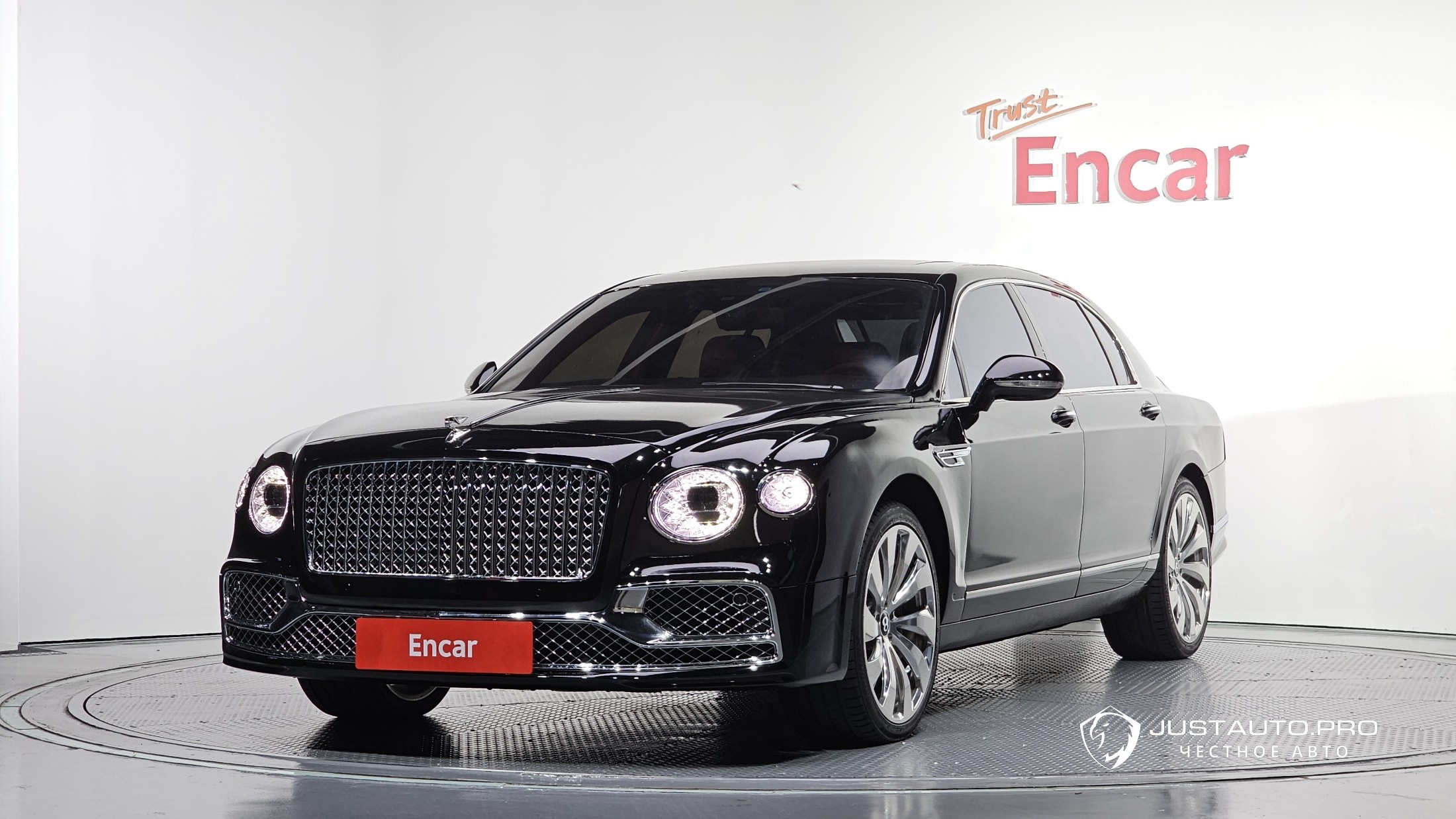 Автомобиль Bentley Flying Spur