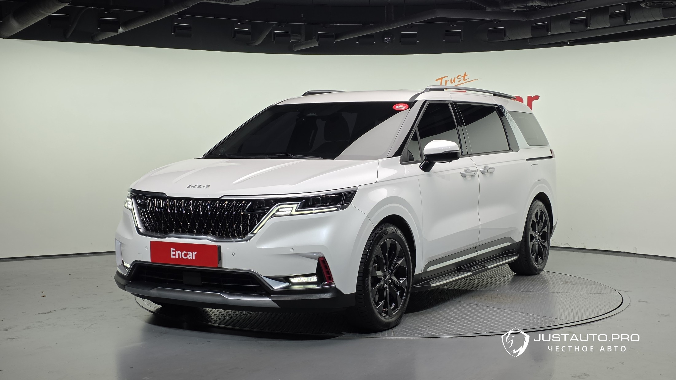 Автомобиль Kia Canival