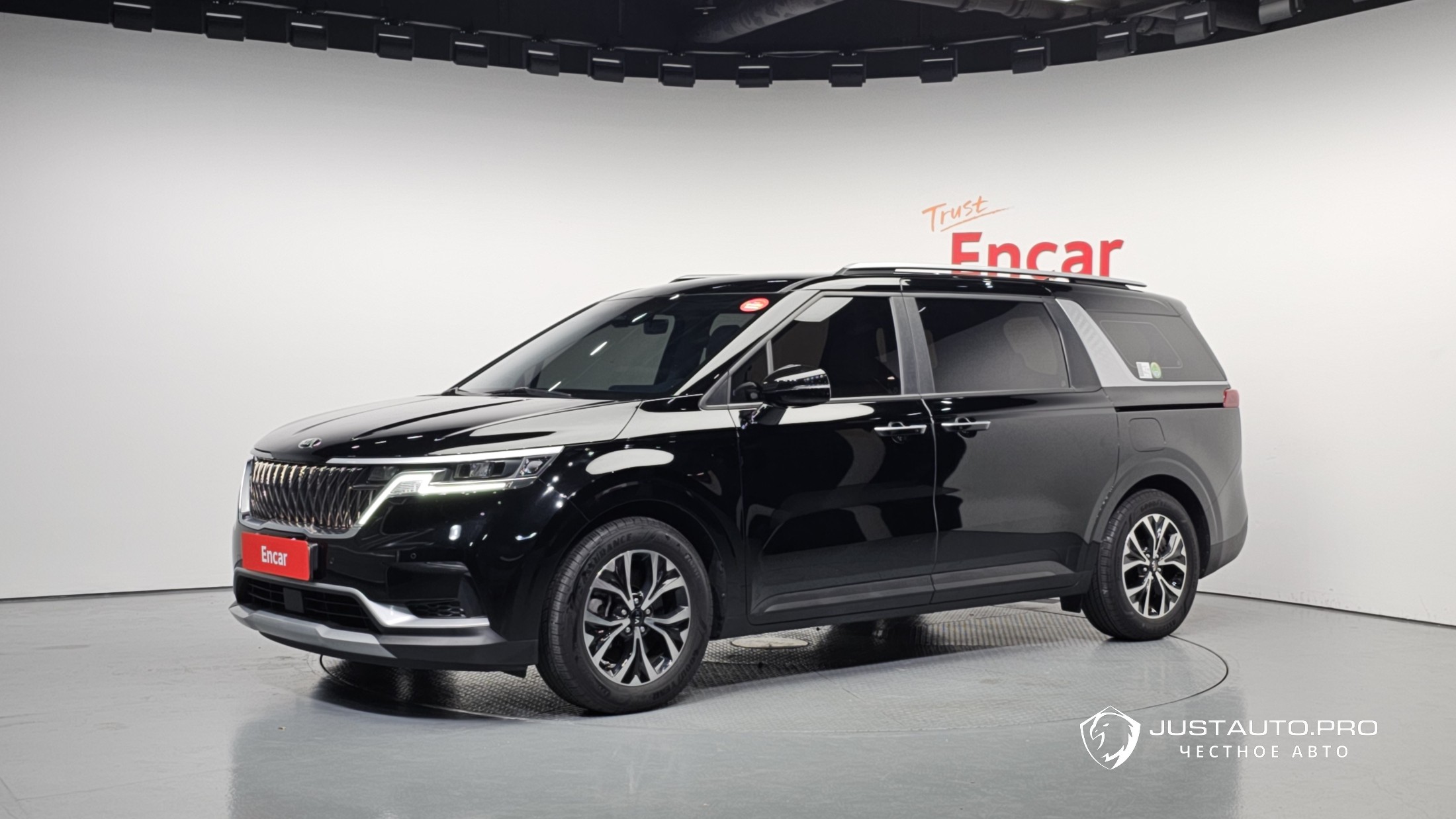 Автомобиль Kia Canival