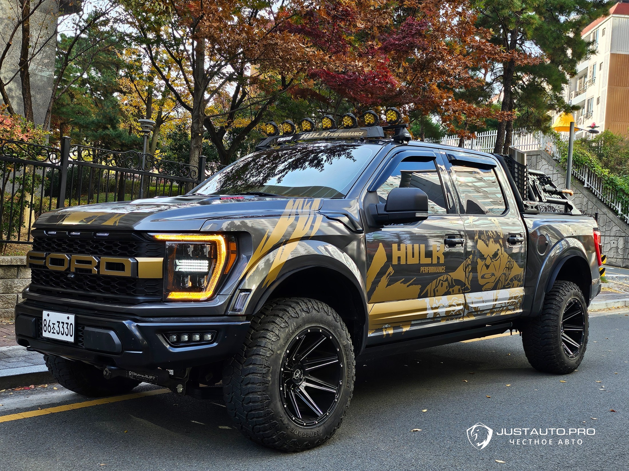 Автомобиль Ford F150