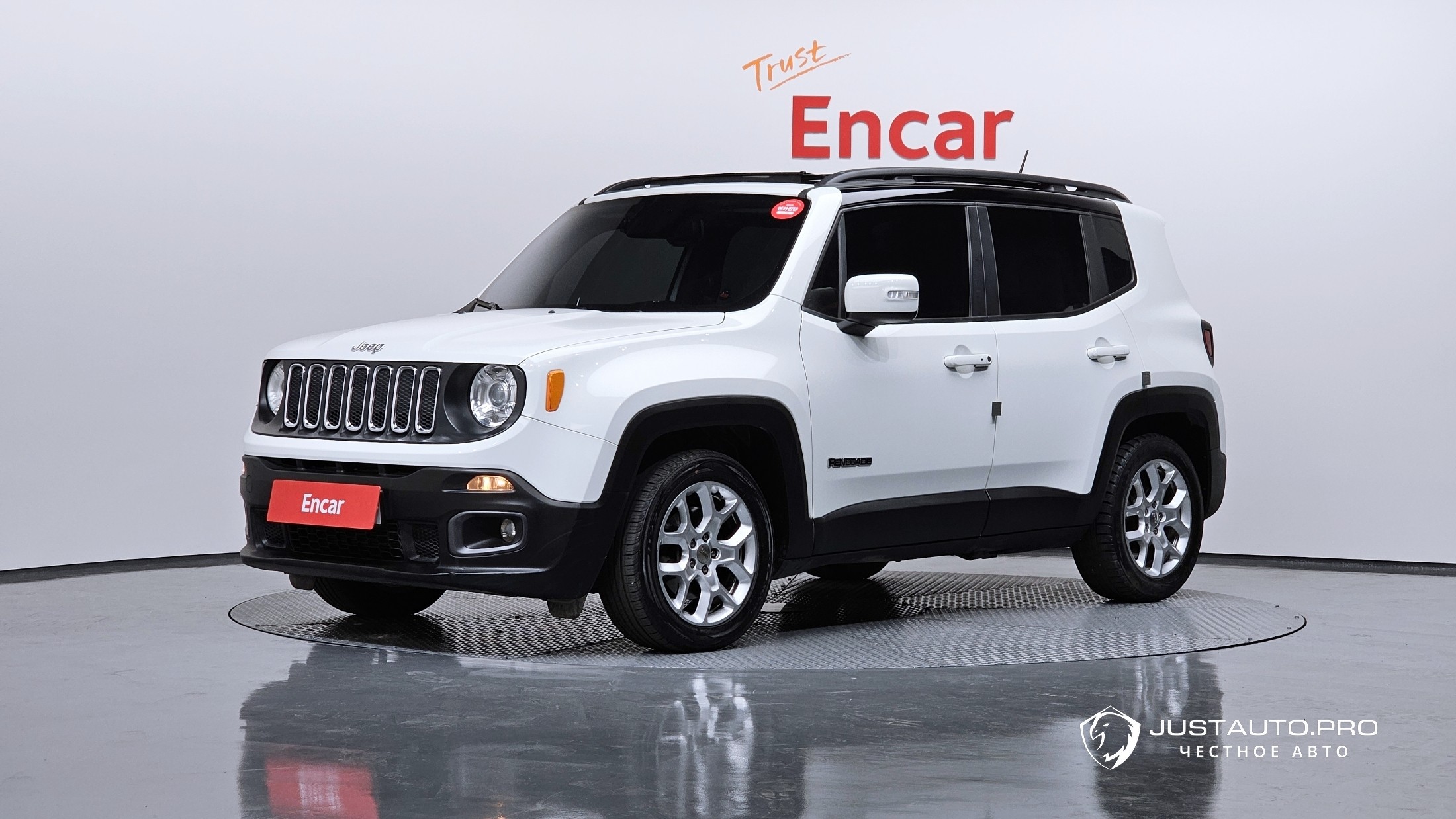 Автомобиль Jeep Renegade