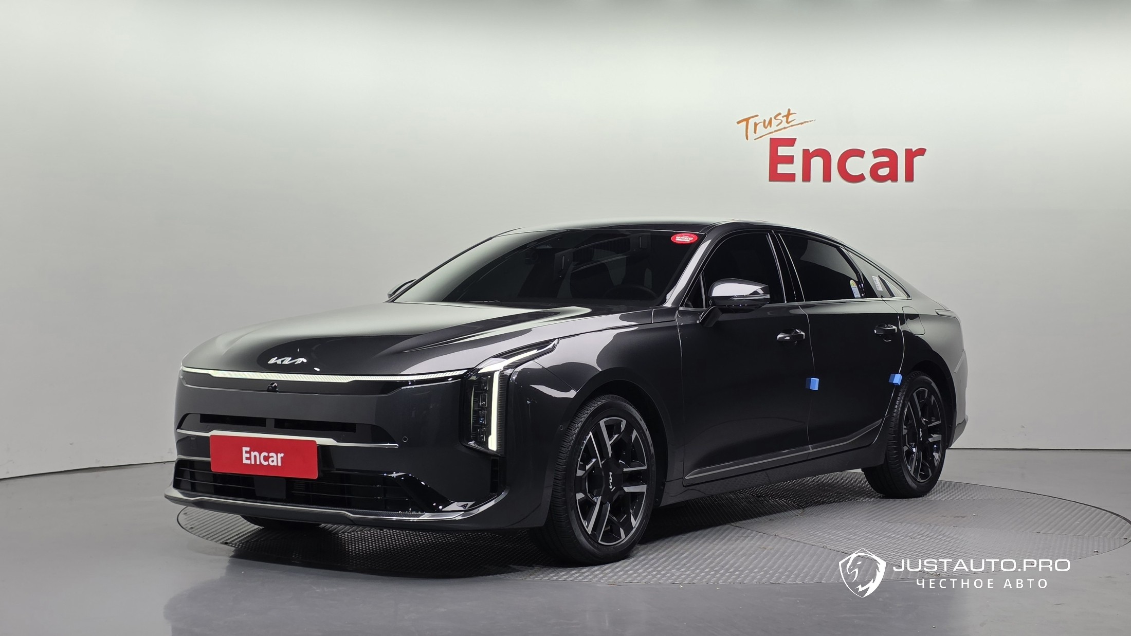 Автомобиль Kia K8