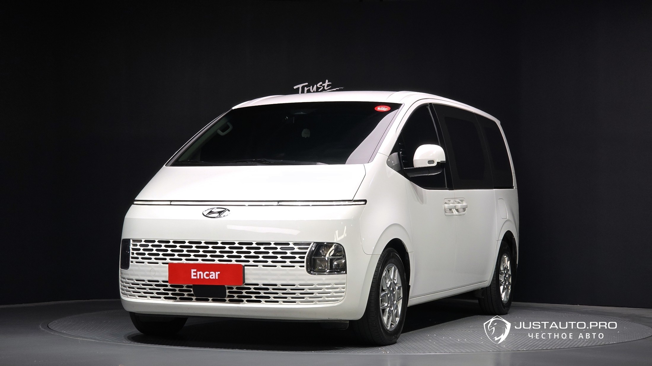 Автомобиль Hyundai Staria