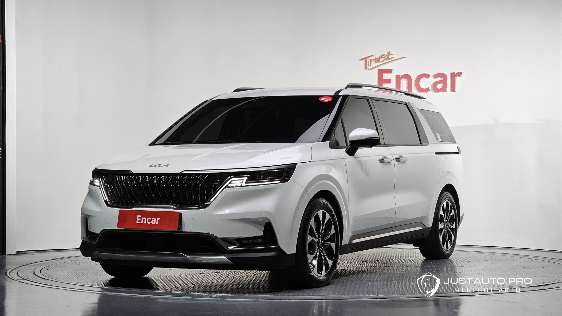 Автомобиль Kia Canival