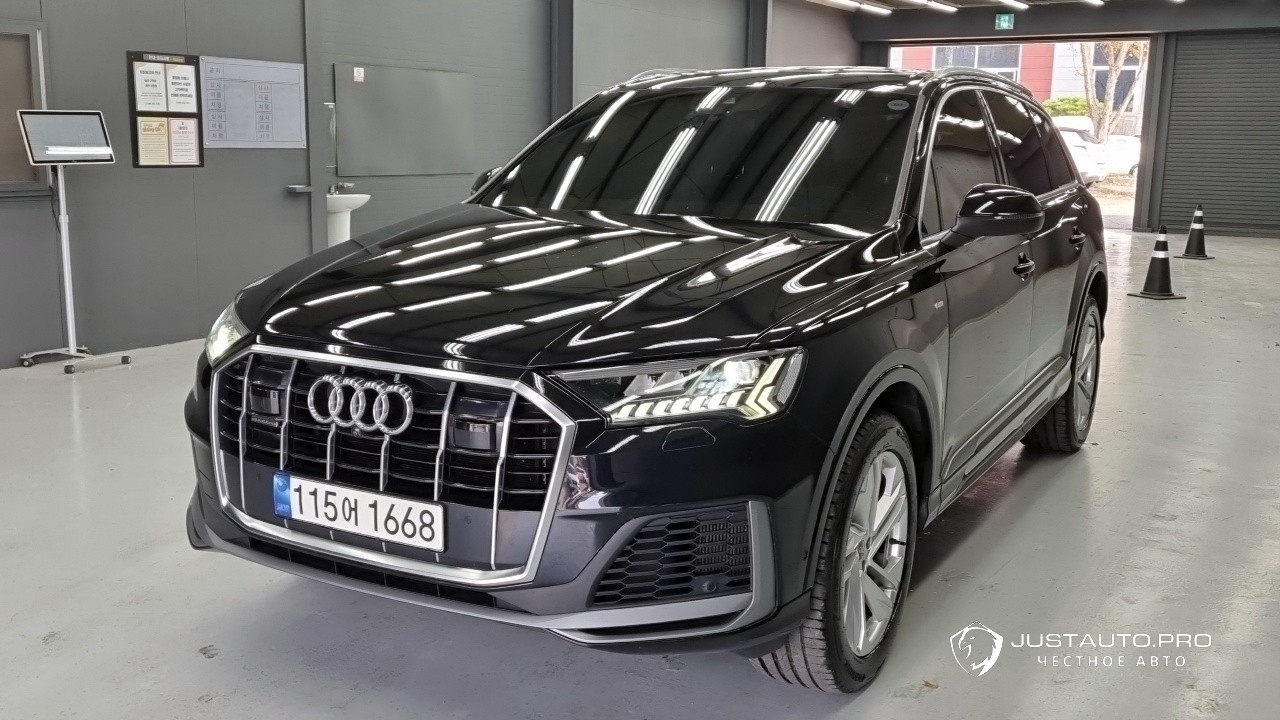 Автомобиль Audi Q7