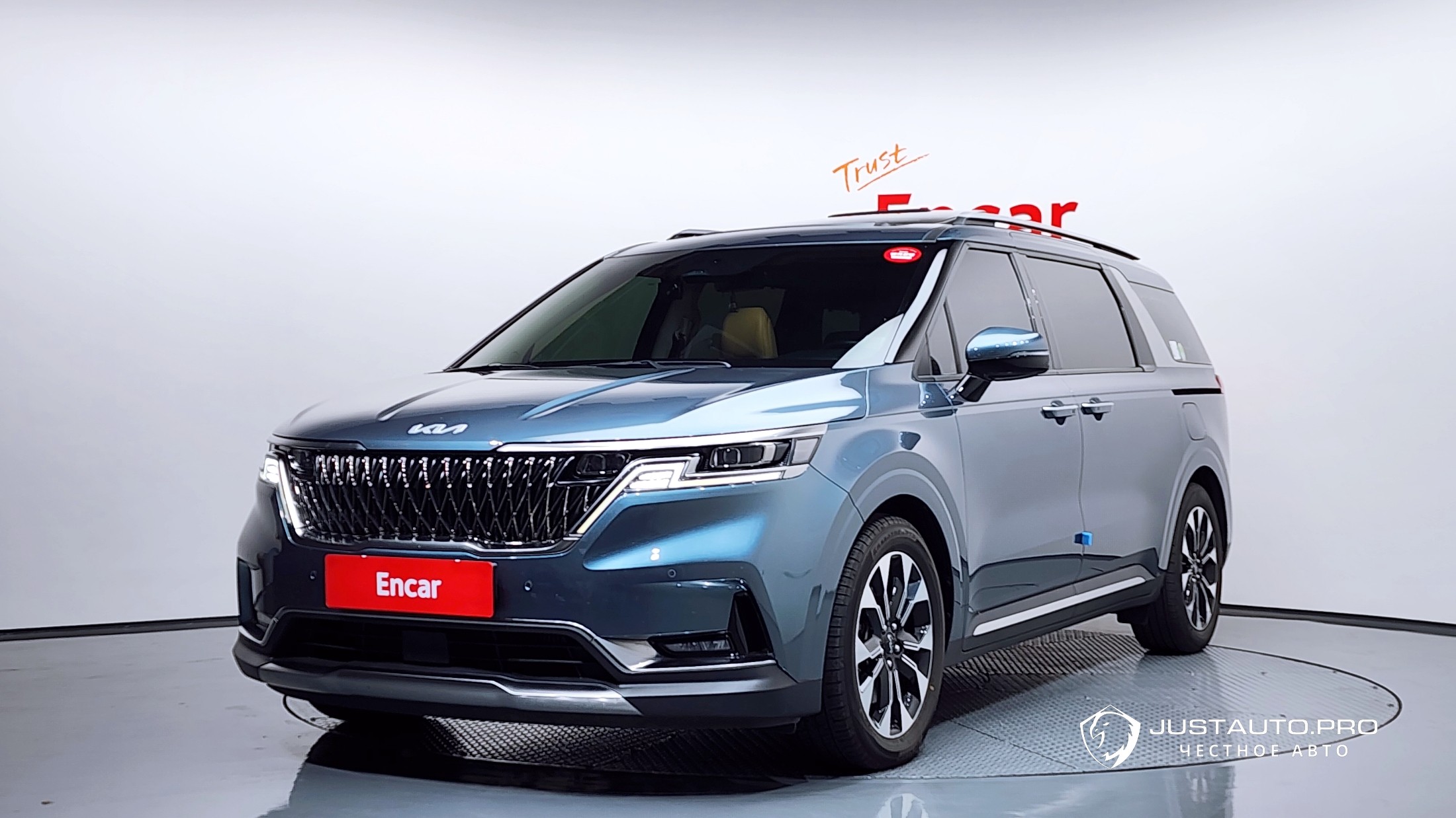 Автомобиль Kia Canival