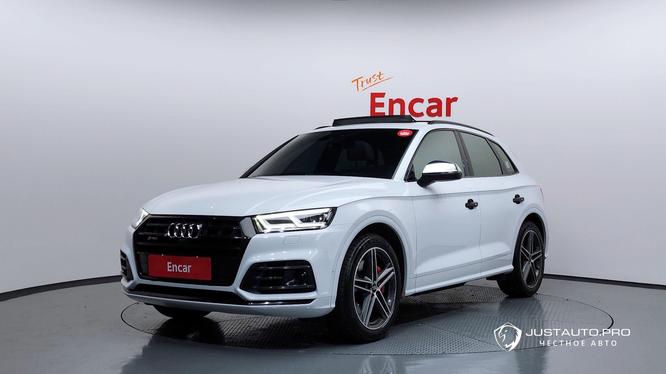 Автомобиль Audi SQ5