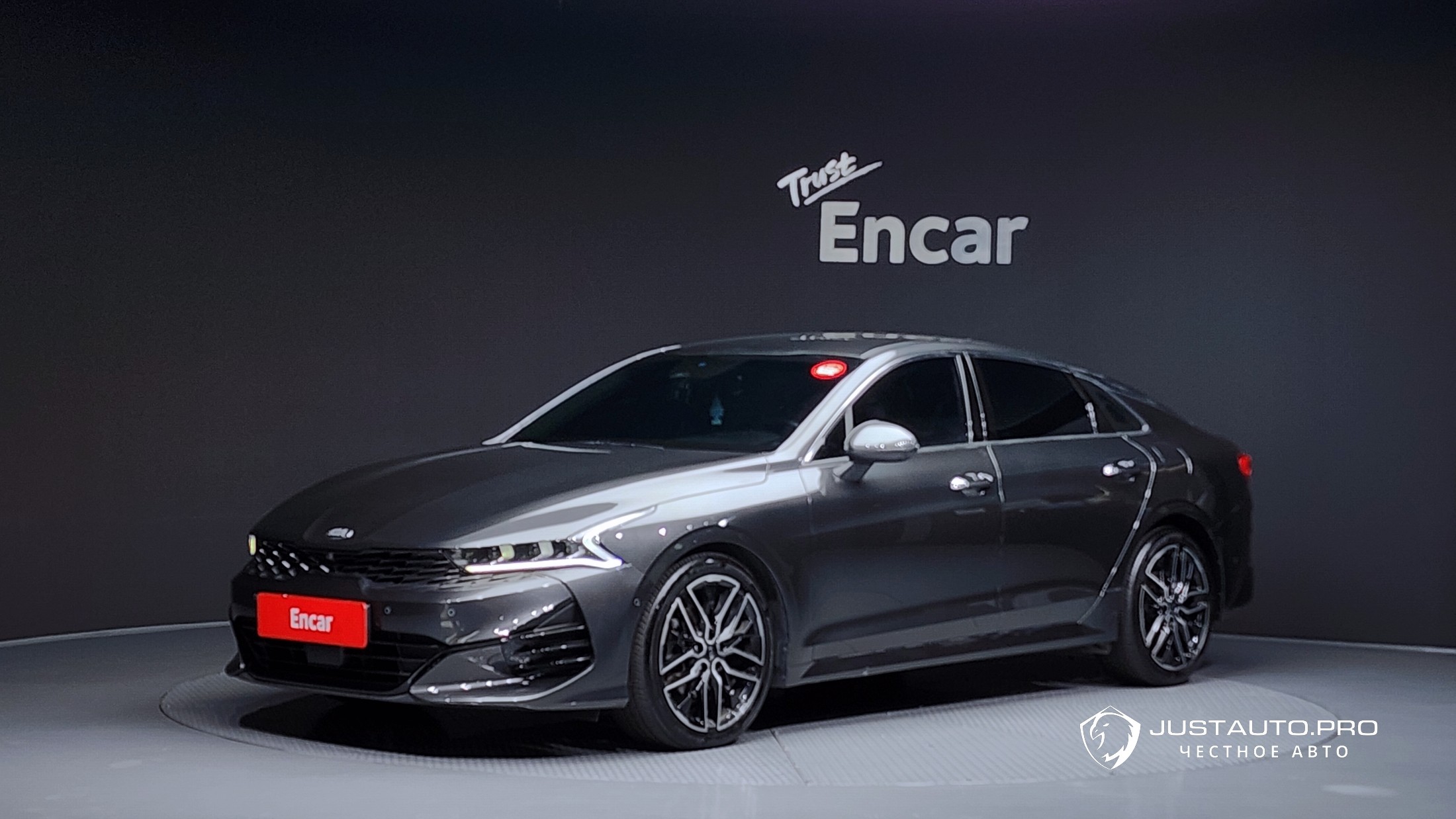 Автомобиль Kia K5