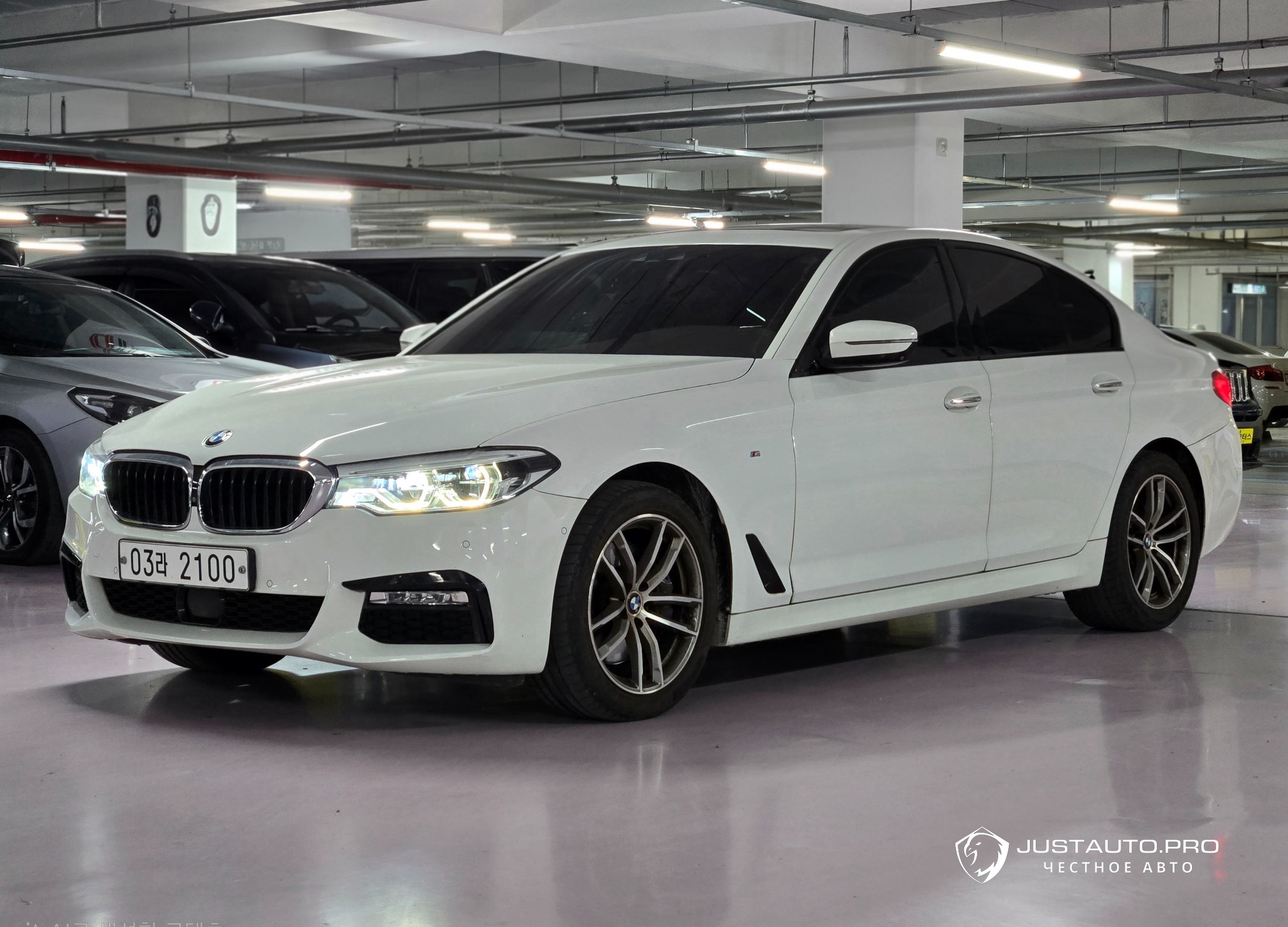 Автомобиль BMW 5-Series