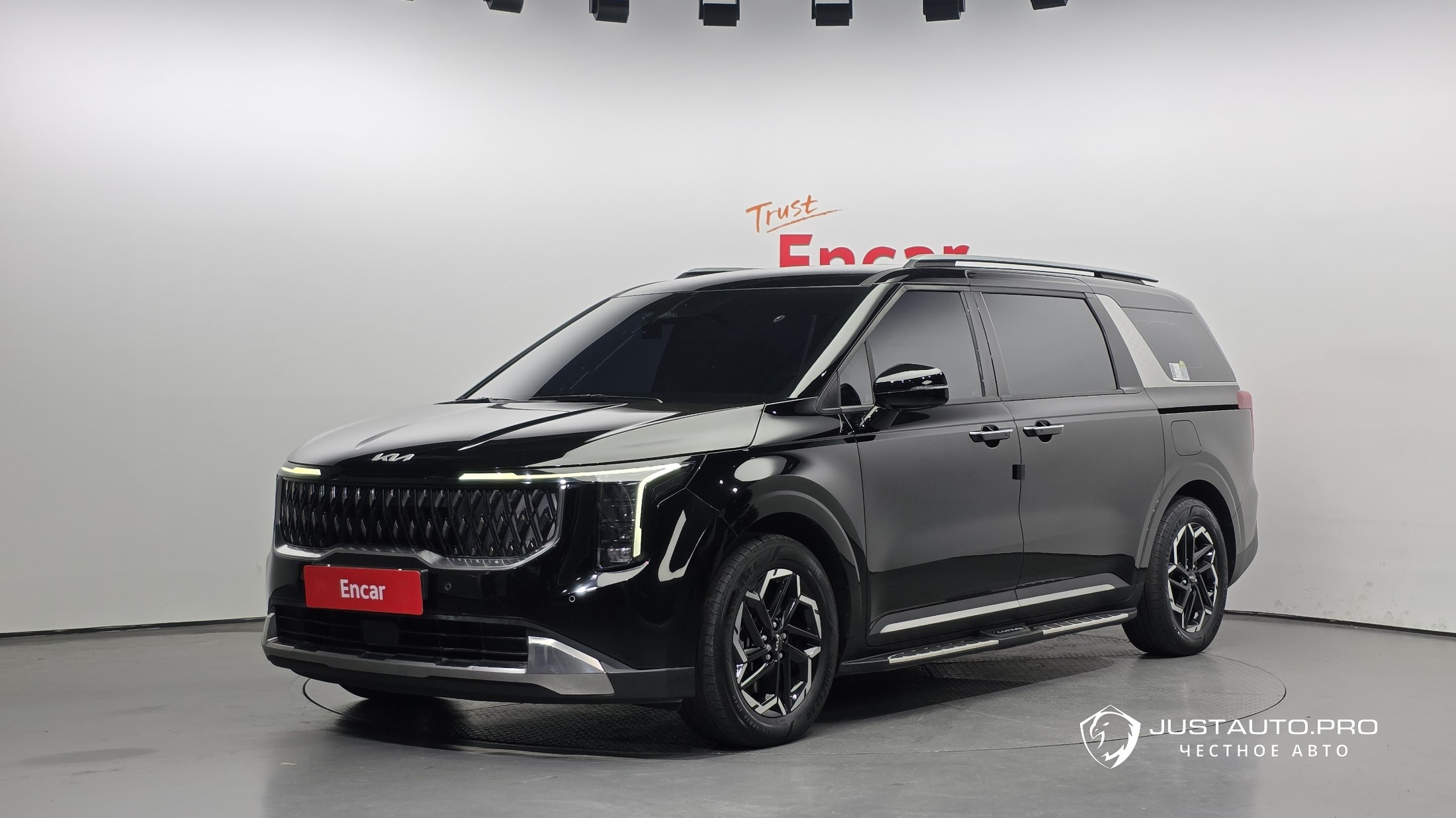 Автомобиль Kia Canival