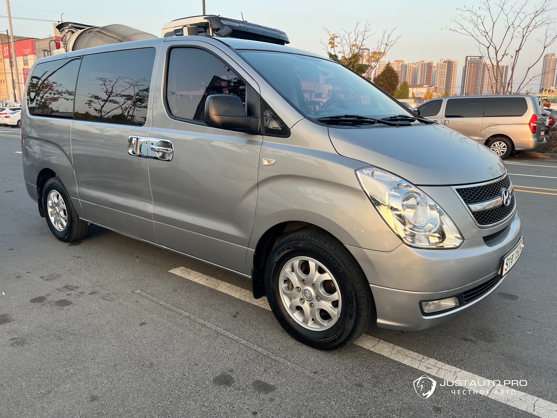Автомобиль Hyundai Starex