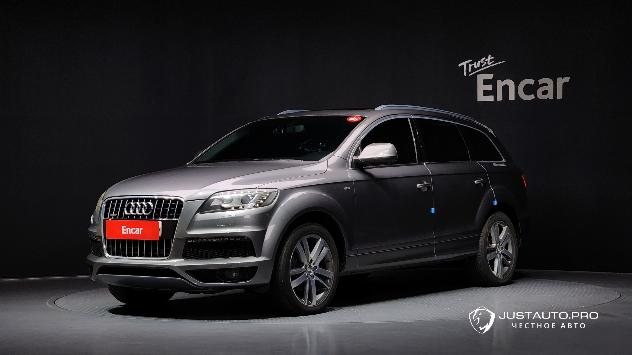 Автомобиль Audi Q7
