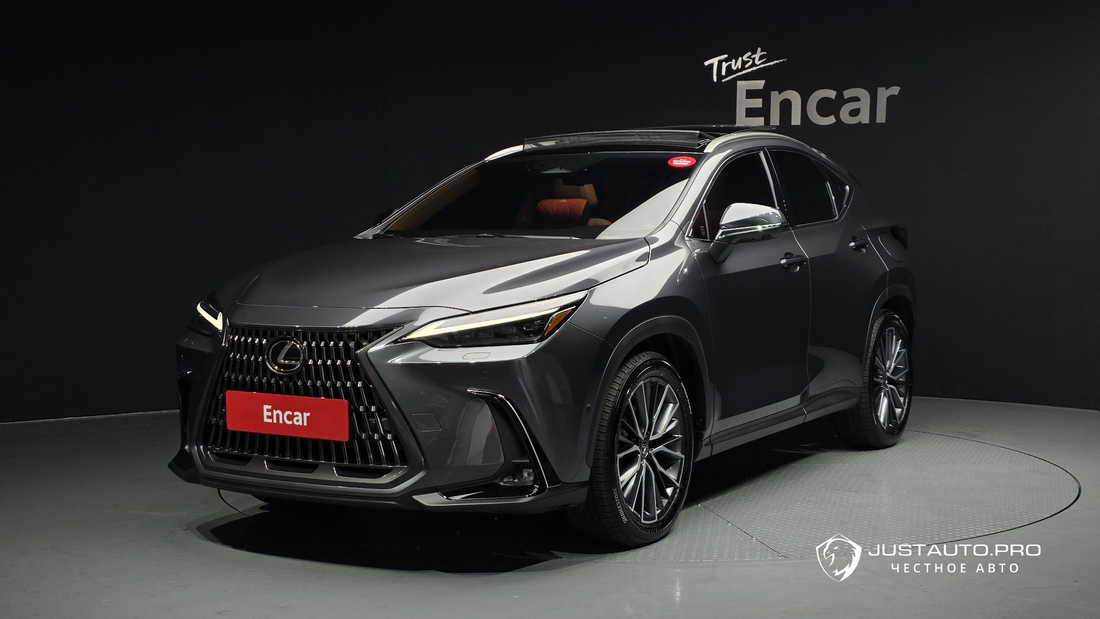 Автомобиль Lexus NX