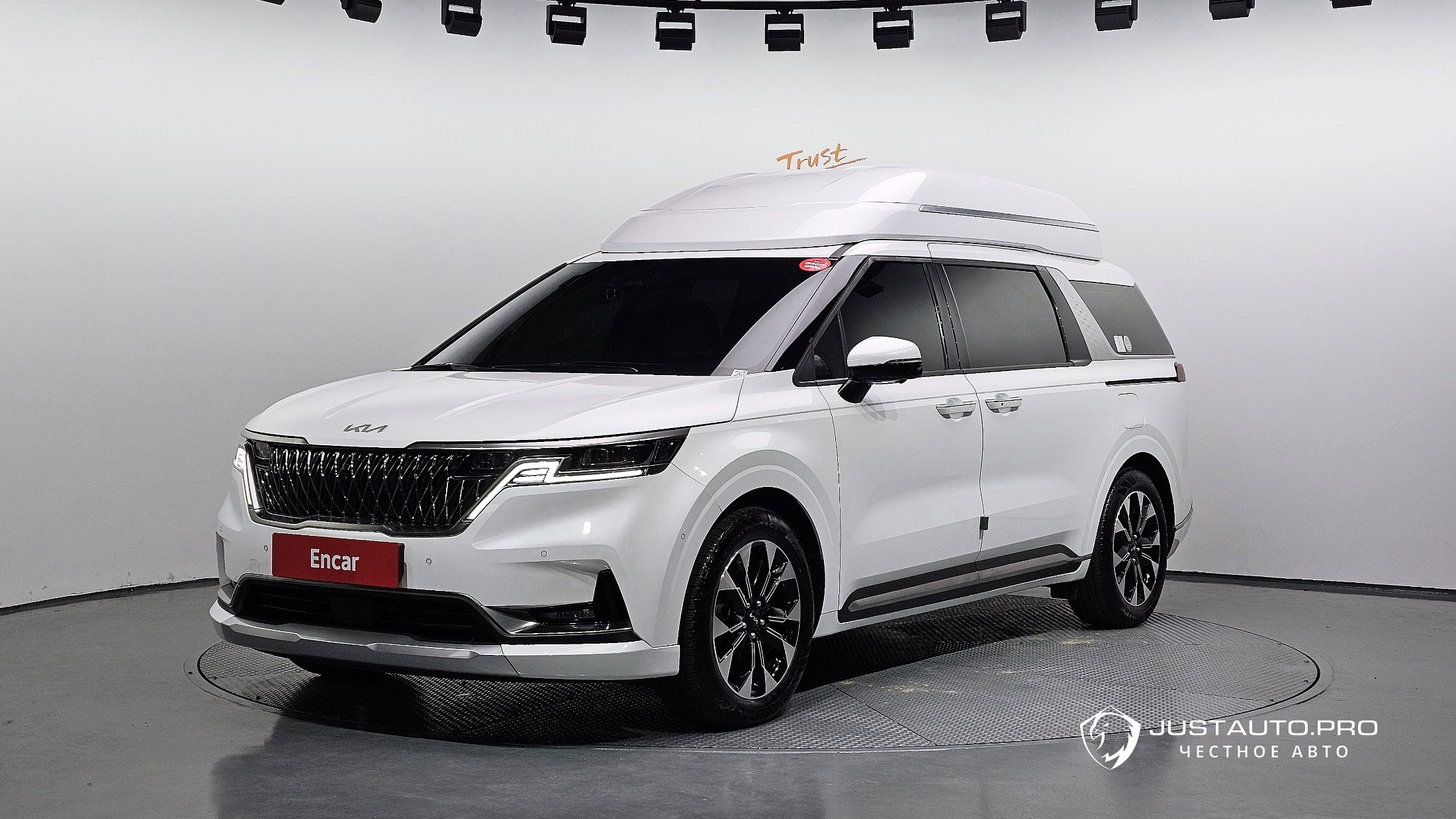 Автомобиль Kia Canival