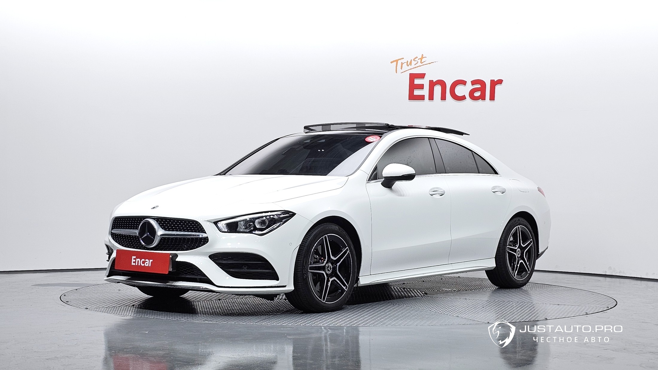 Автомобиль Mercedes-Benz CLA-Class