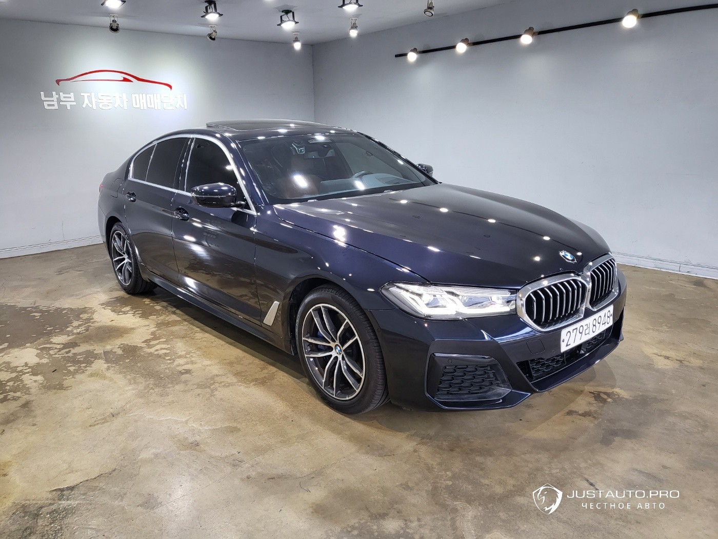 Автомобиль BMW 5-Series