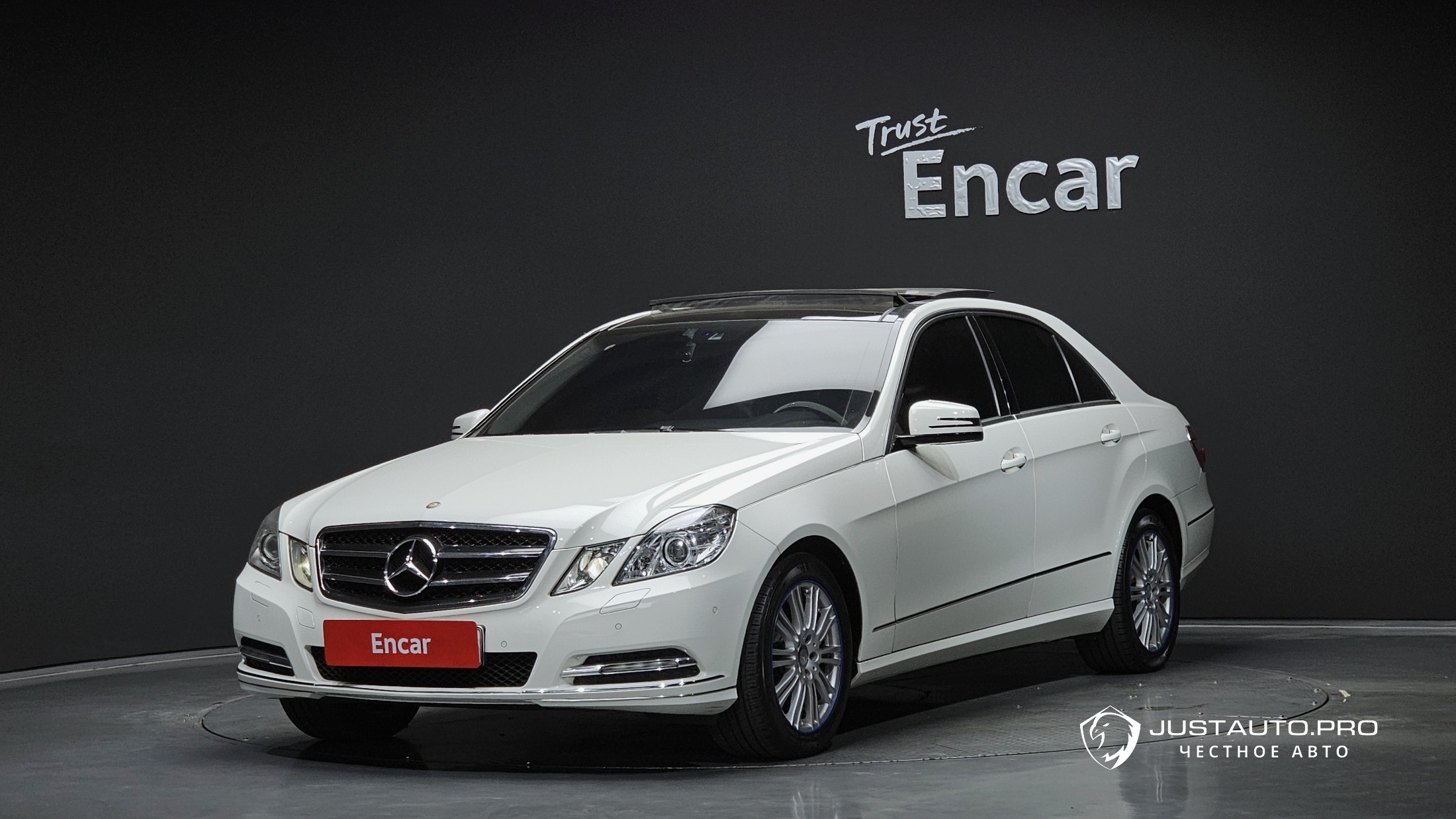 Автомобиль Mercedes-Benz E-Class