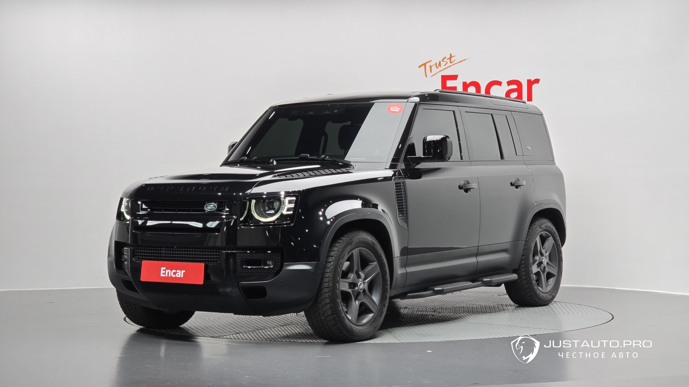 Автомобиль Land Rover Defender