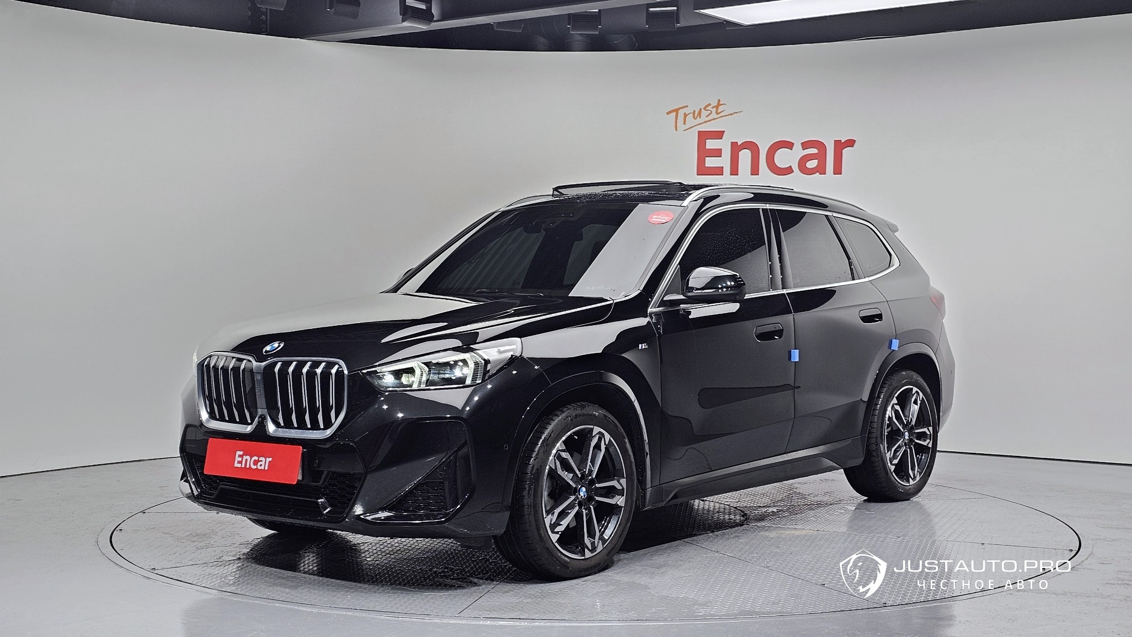Автомобиль BMW X1